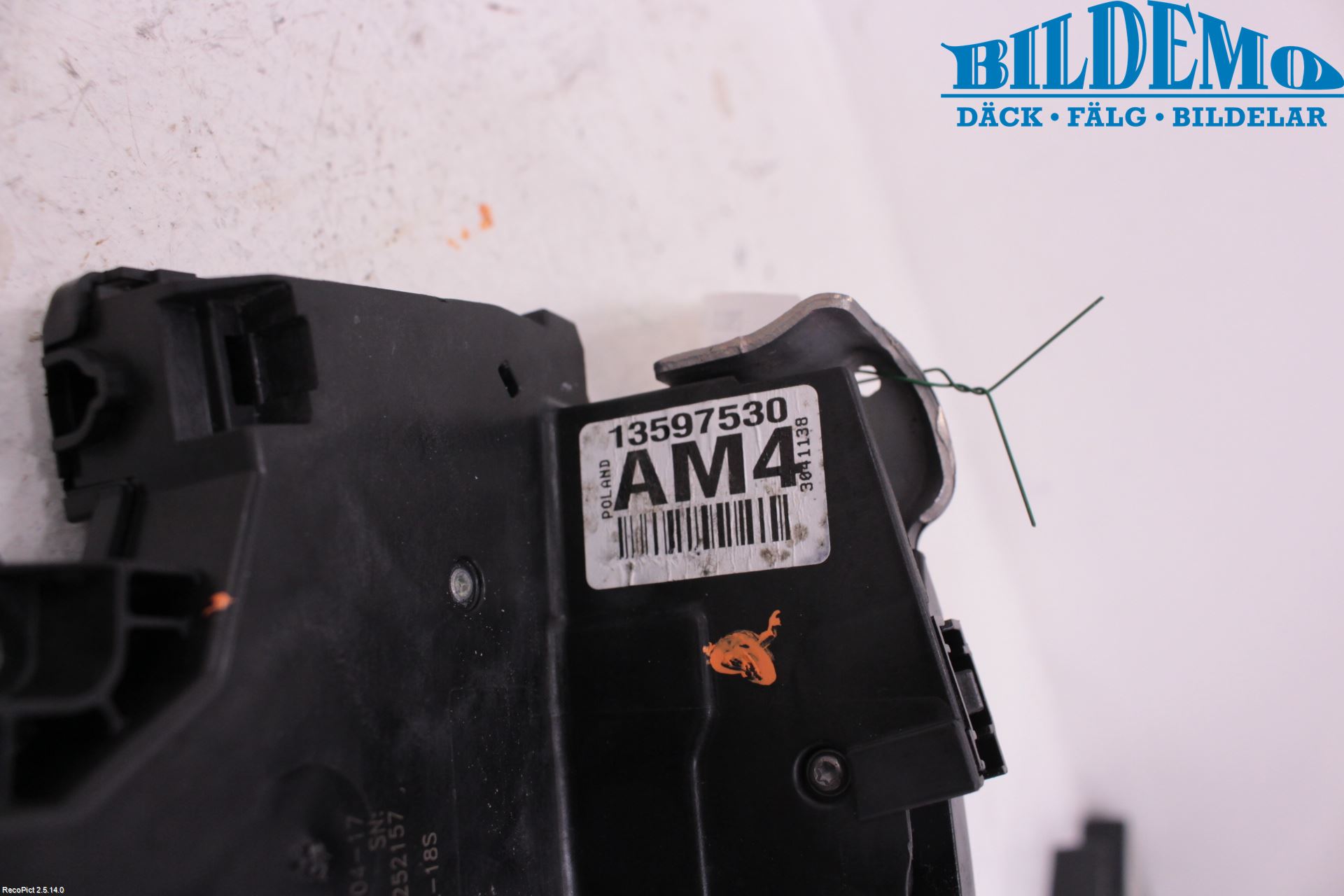 Opel INSIGNIA 17- Låskista-Dörrlås