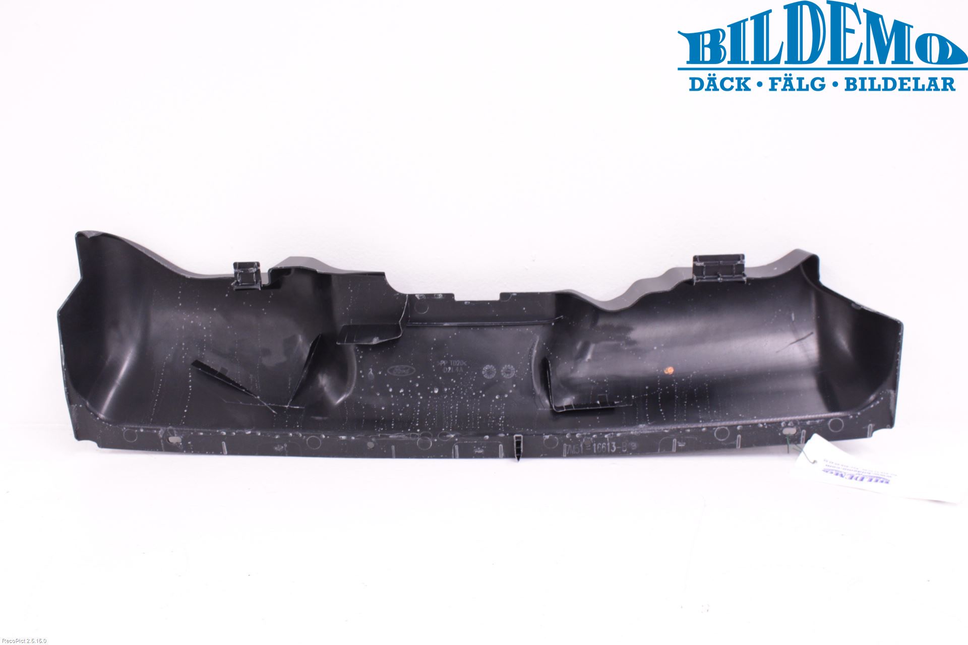 Ford FOCUS     04-07 Deflektor Plåt-Plast Kylning