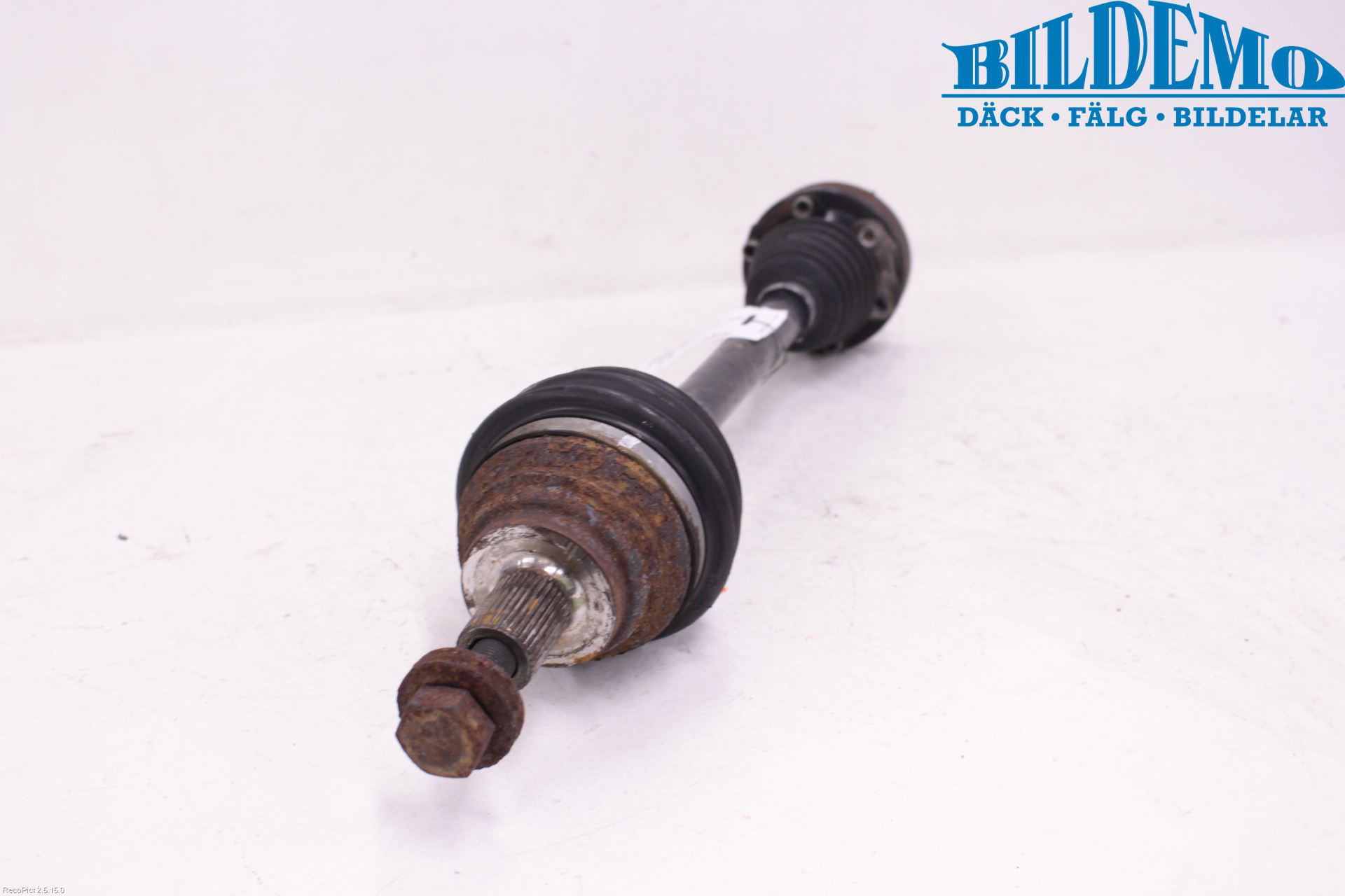 Volkswagen VW JETTA V 06-10 Drivaxel Fram Vänster
