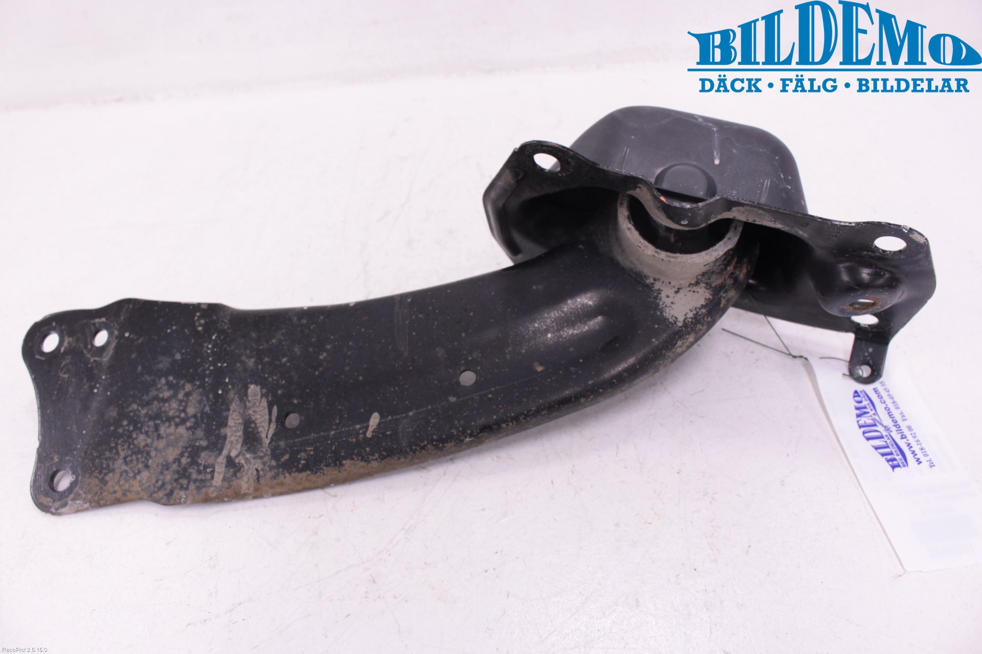Volkswagen VW PASSAT 11-14 Bärarm Bak Höger