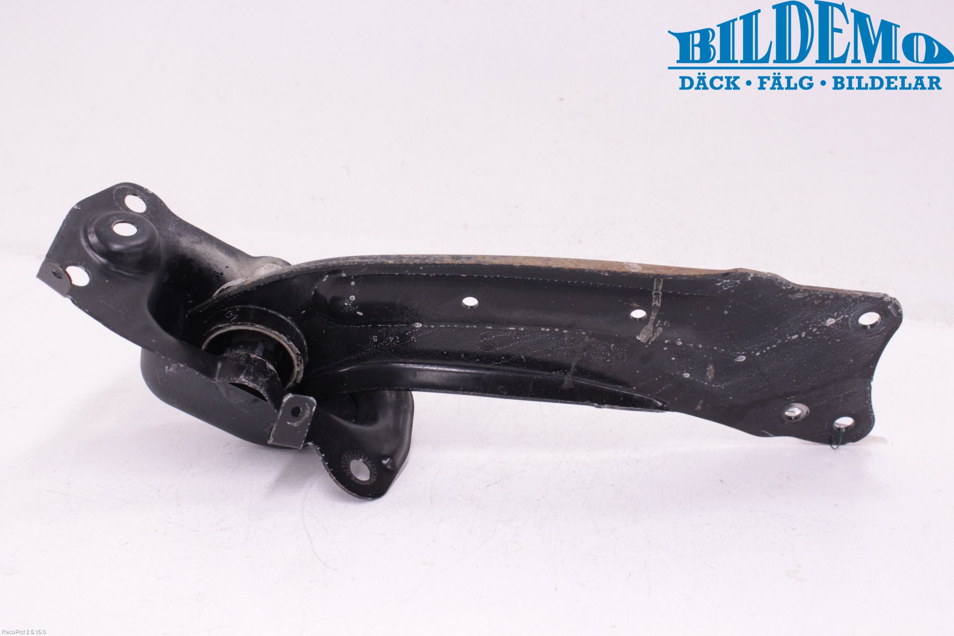 Volkswagen VW PASSAT 11-14 Bärarm Bak Vänster