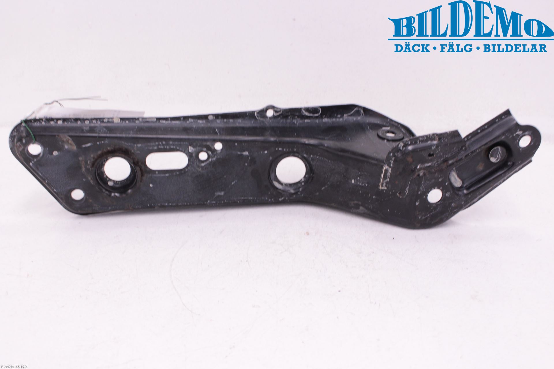 Nissan SKYLINE Bärarmsstag Fram Vänster