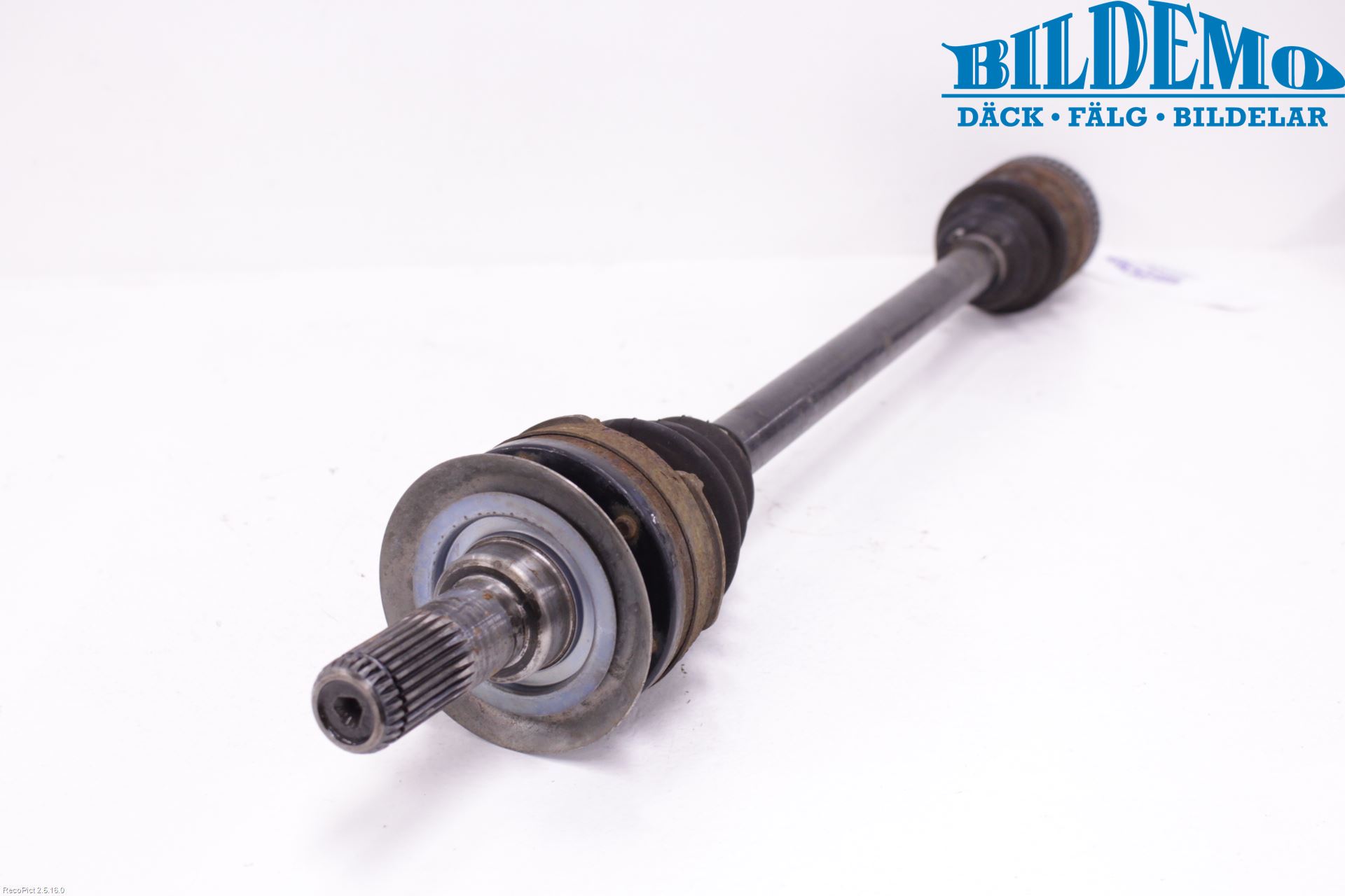 BMW 3 E90/91 SED/TOU 05-12 Drivaxel Bak Höger