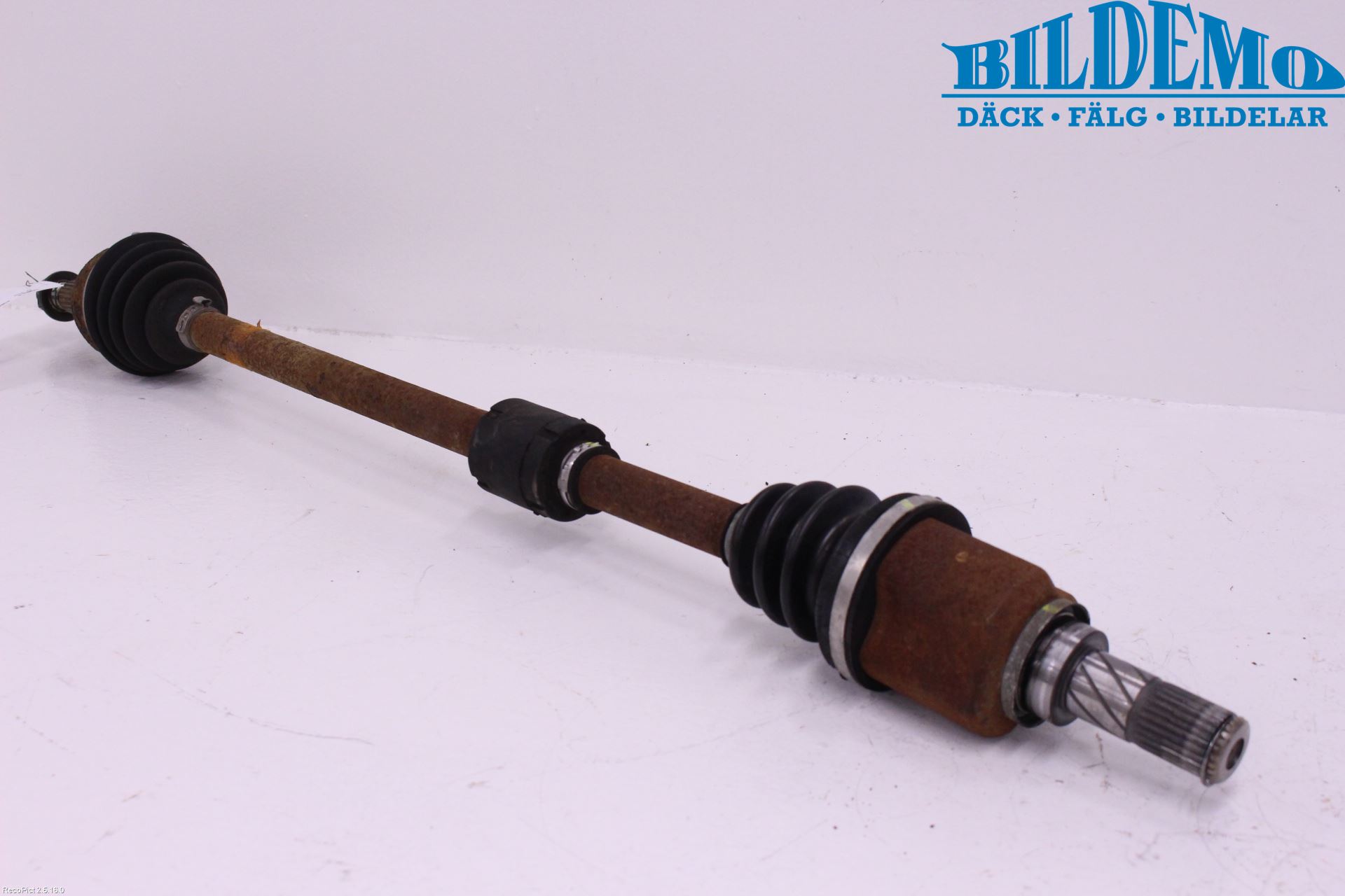 Nissan NOTE E11 06-14 Drivaxel Fram Höger