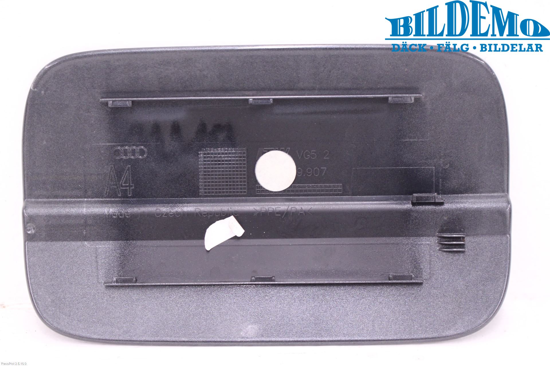 Audi A4/S4 B9 16-19 Tanklucka