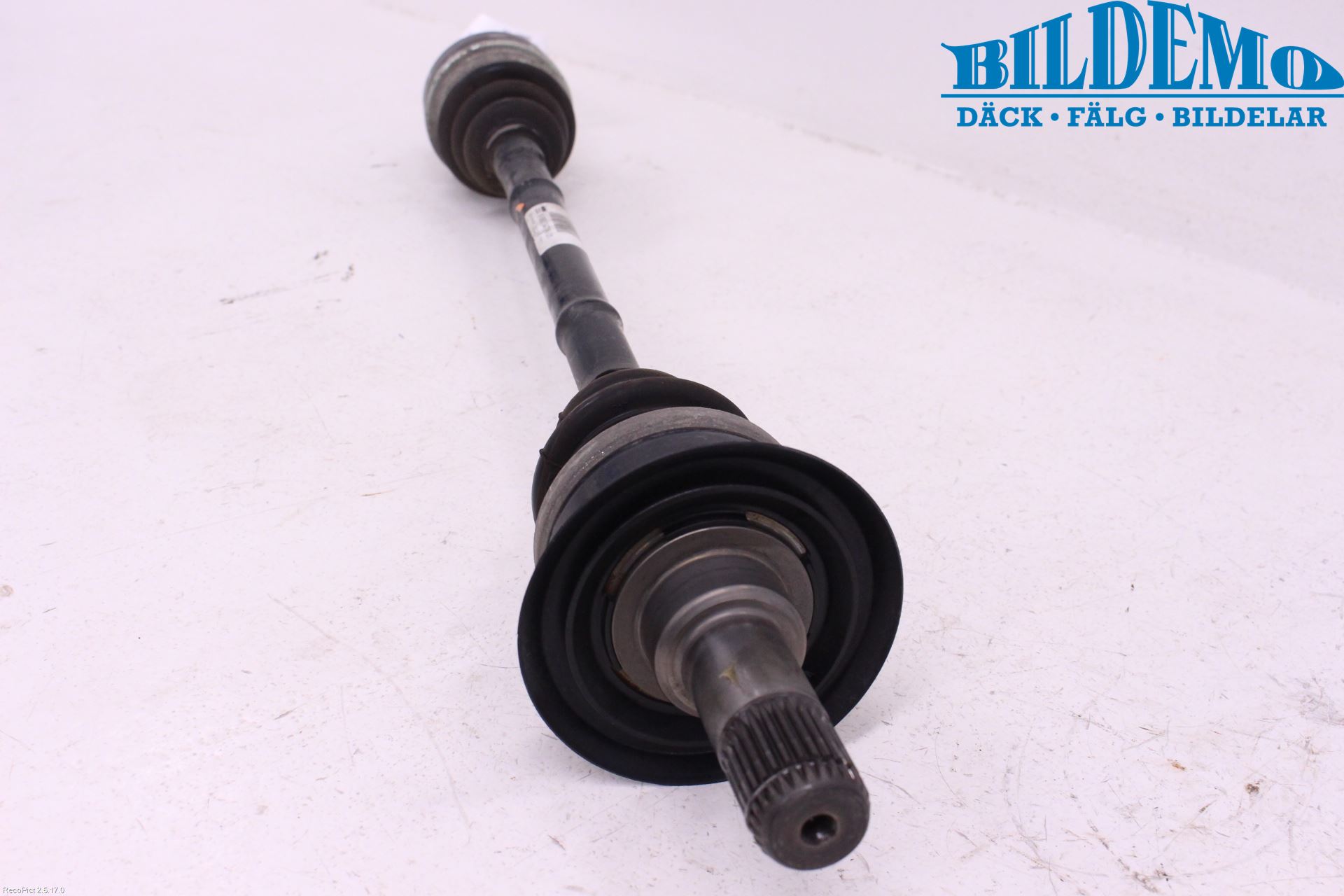 BMW 3 F30/F31/F80 12-19 Drivaxel Bak Vänster