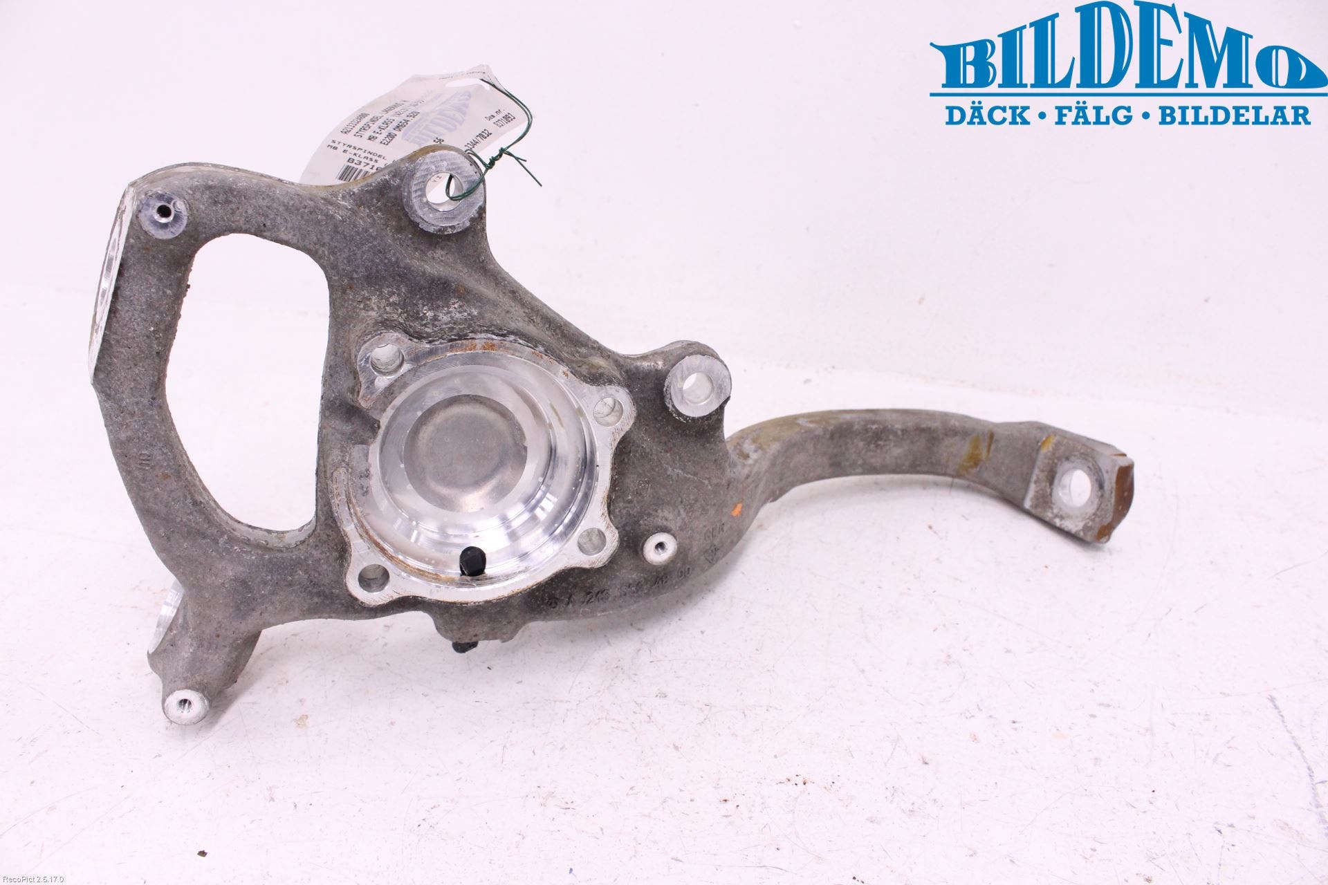 Mercedes-Benz MB E-KLASS (W213) 16-23 Styrspindel Lagerhus Hö