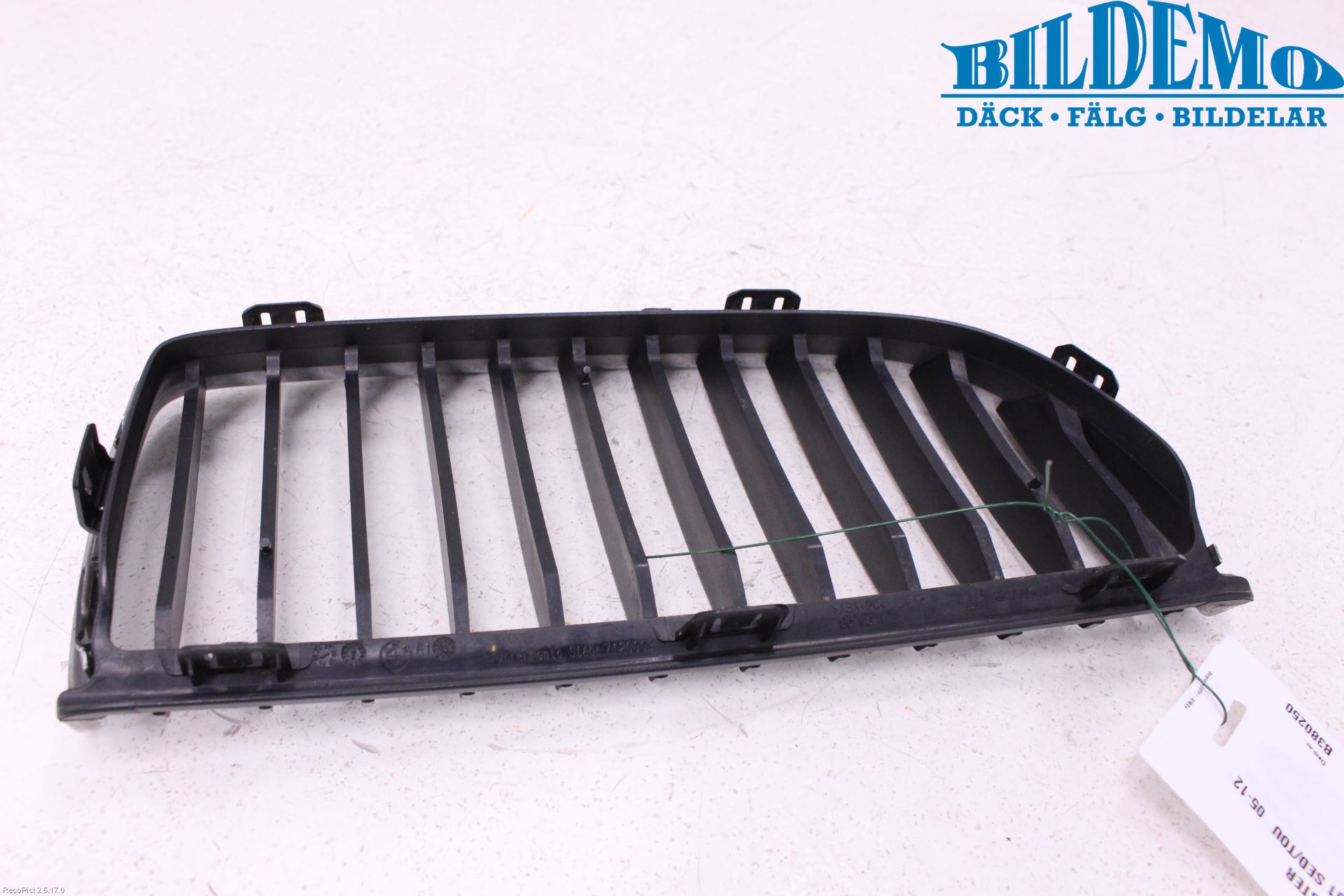 BMW 3 E90/91 SED/TOU 05-12 Grilldel Vänster