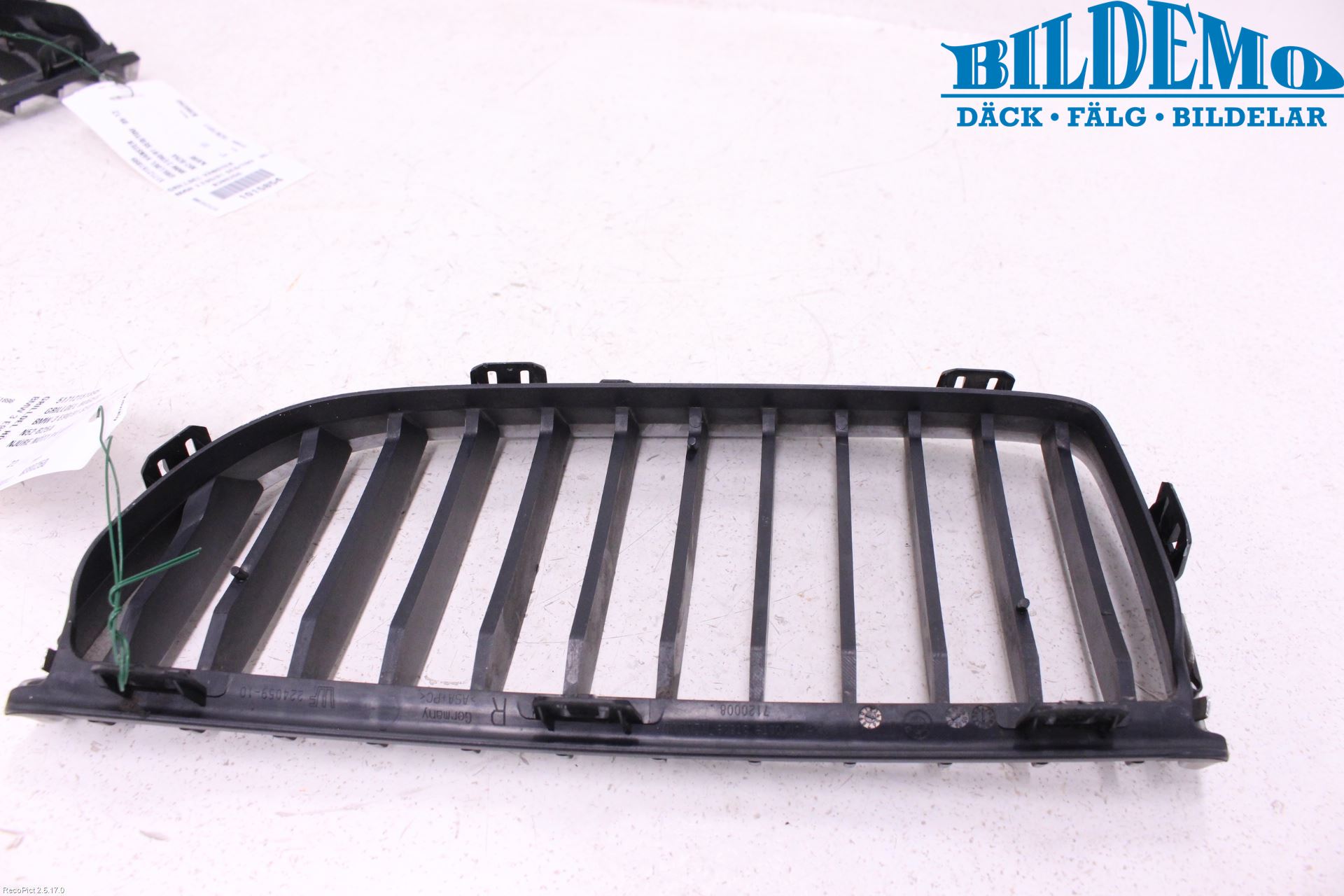 BMW 3 E90/91 SED/TOU 05-12 Grilldel Höger