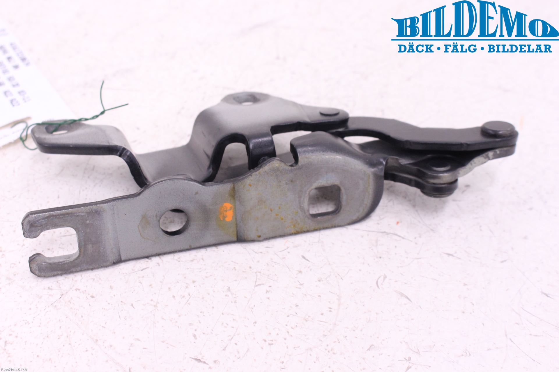 BMW 1 E87/81 5D/3D 03-11 Huvgångjärn