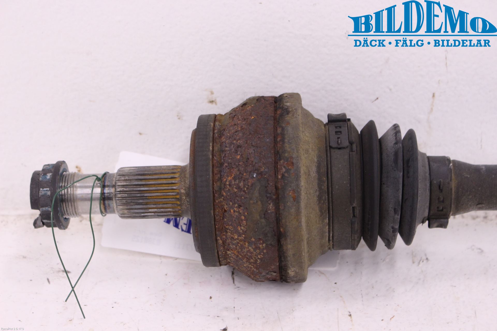 Mercedes-Benz MB E-KLASS (W212) 09-16 Drivaxel Bak Vänster