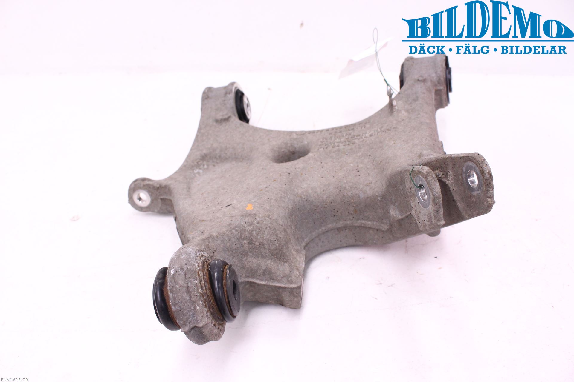 BMW 5 F10/F11/F18 09-17 Bärarm Bak Höger