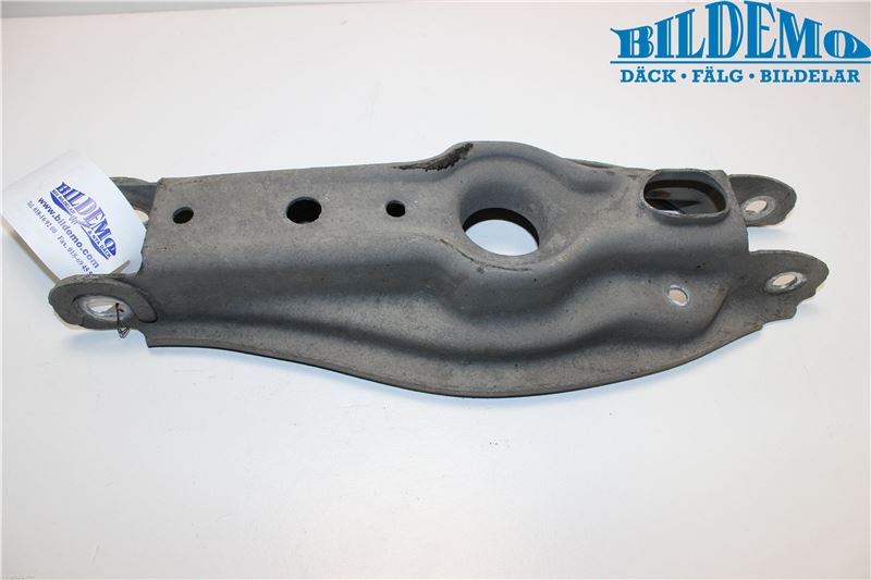 BMW 1 E87/81 5D/3D 03-11 Bärarm Bak Höger