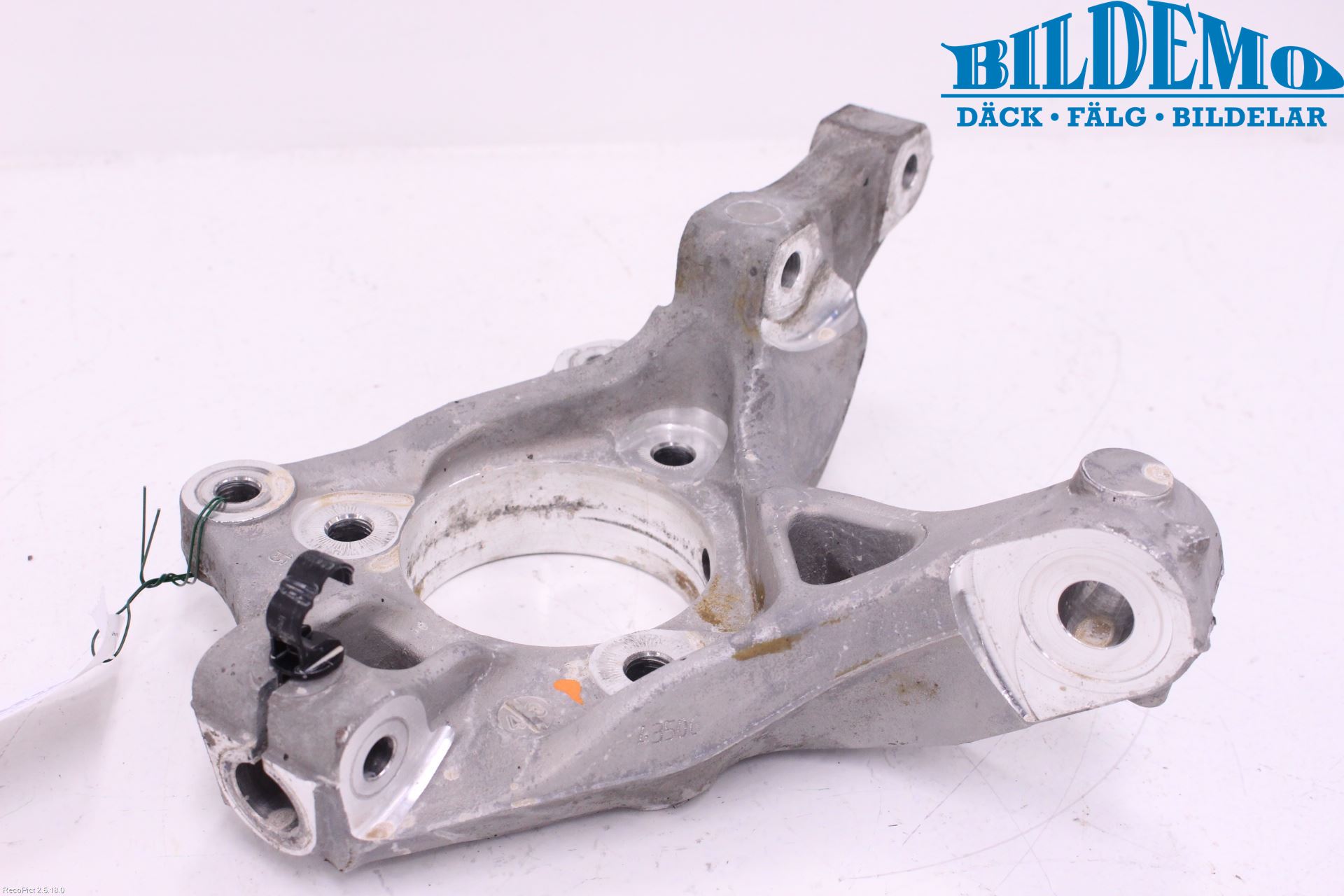 Opel ASTRA J 10-15 Styrspindel Lagerhus Hö