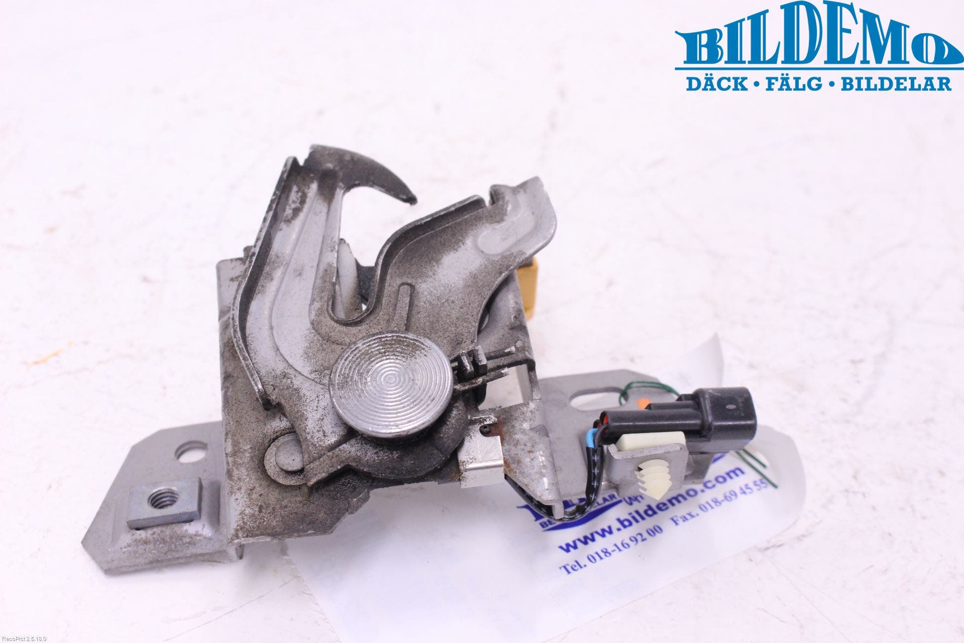 Volvo V50 08-12 Huvlås