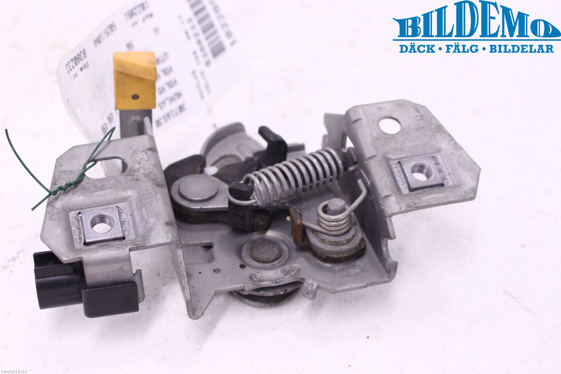 Volvo V50 08-12 Huvlås