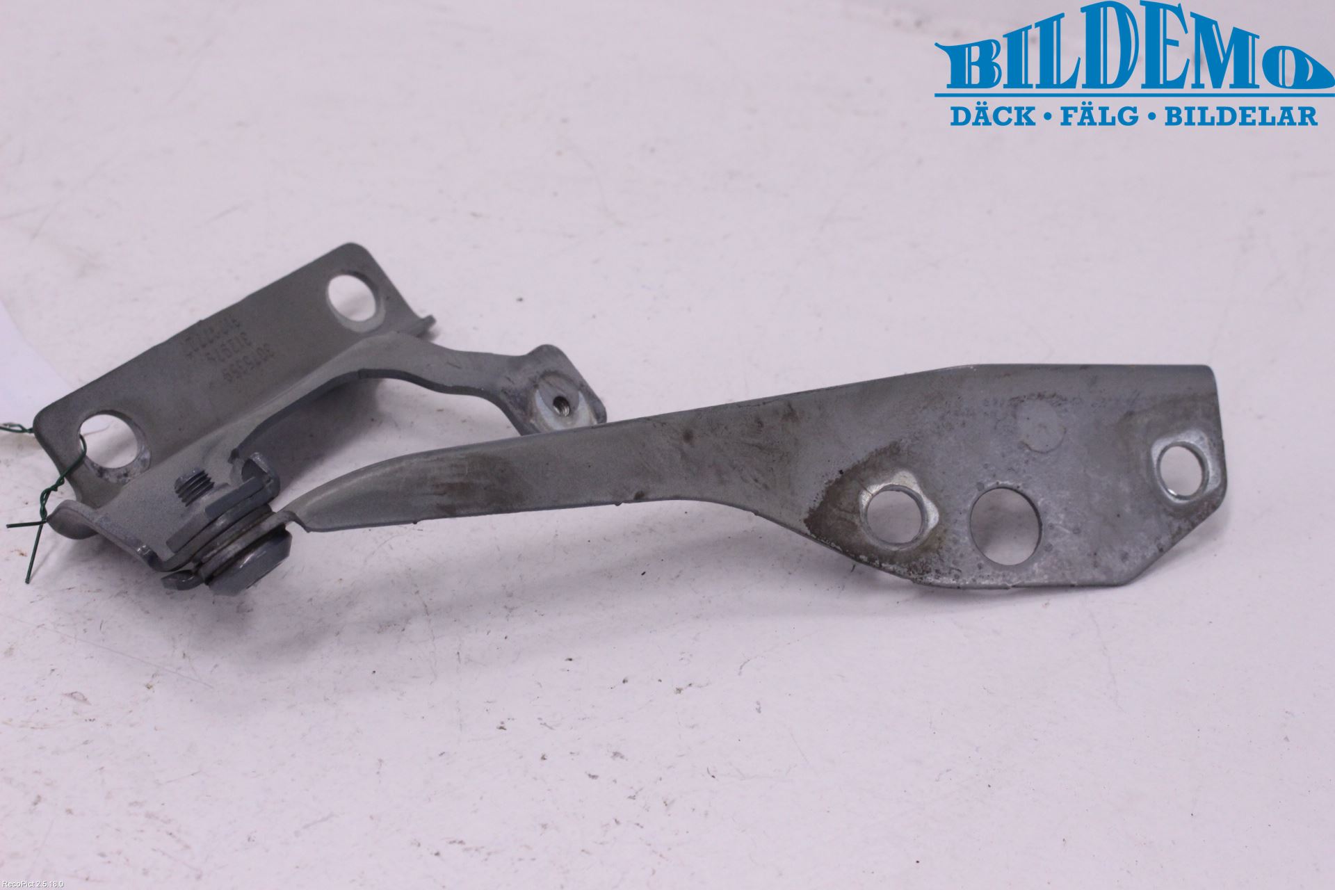 Volvo V50 08-12 Huvgångjärn