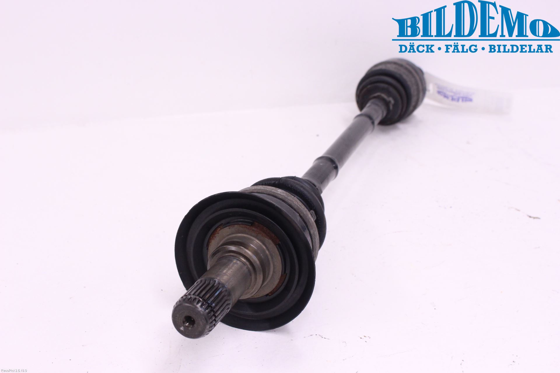 BMW 2 F22/F23/F87 Coupé/Cab 13-21 Drivaxel Bak Vänster