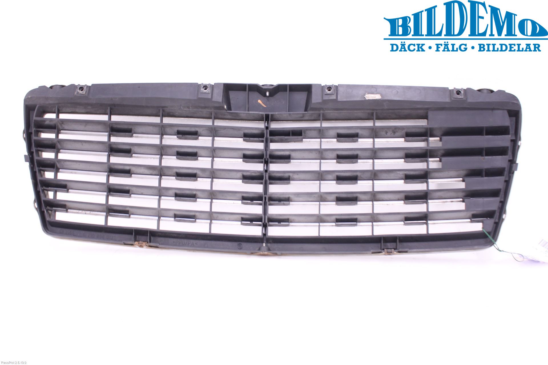 Mercedes-Benz MB E-KLASS (W210) 96-03 Grill-Galler
