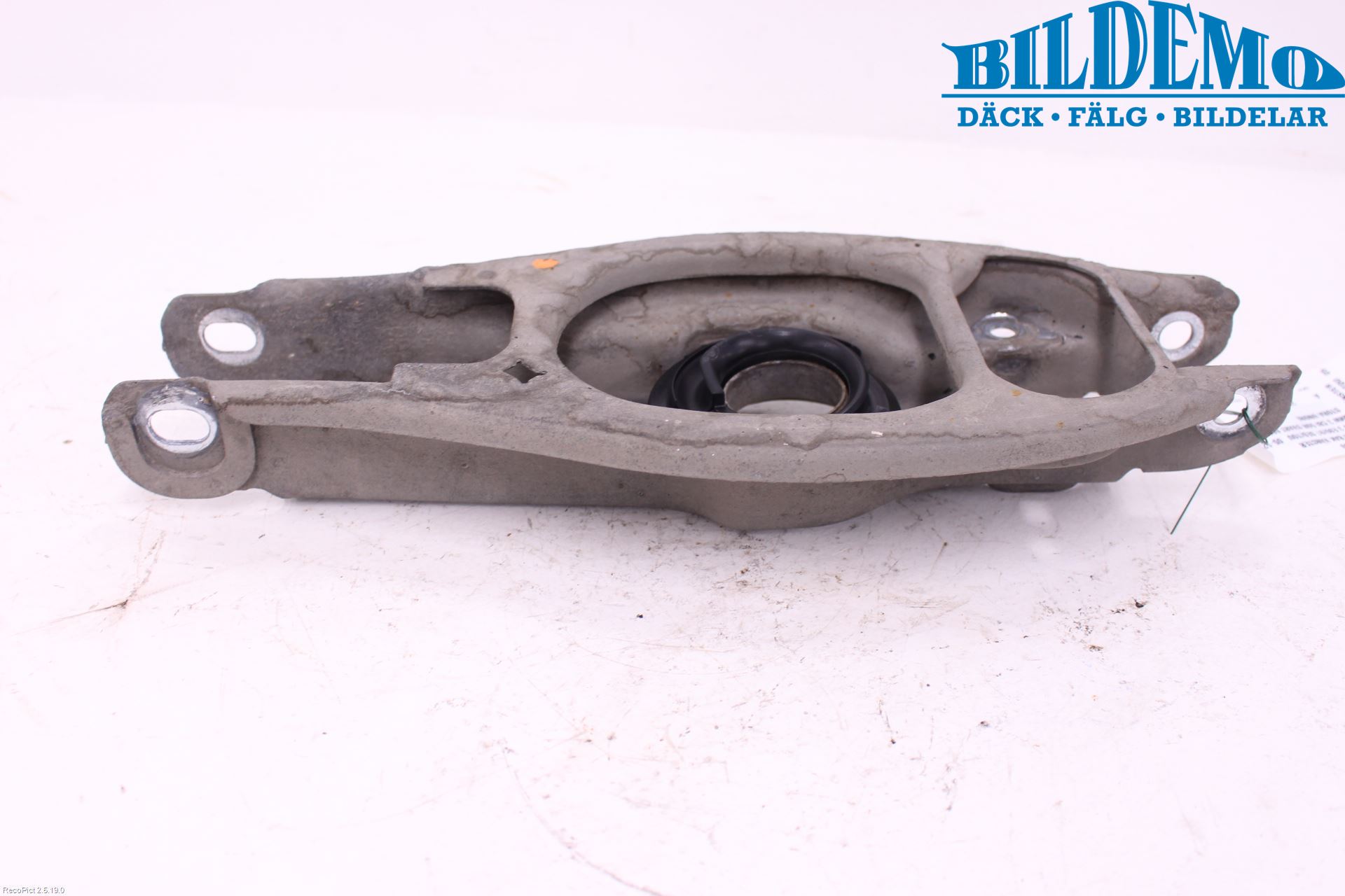 BMW 3 E90/91 SED/TOU 05-12 Bärarm Bak Vänster