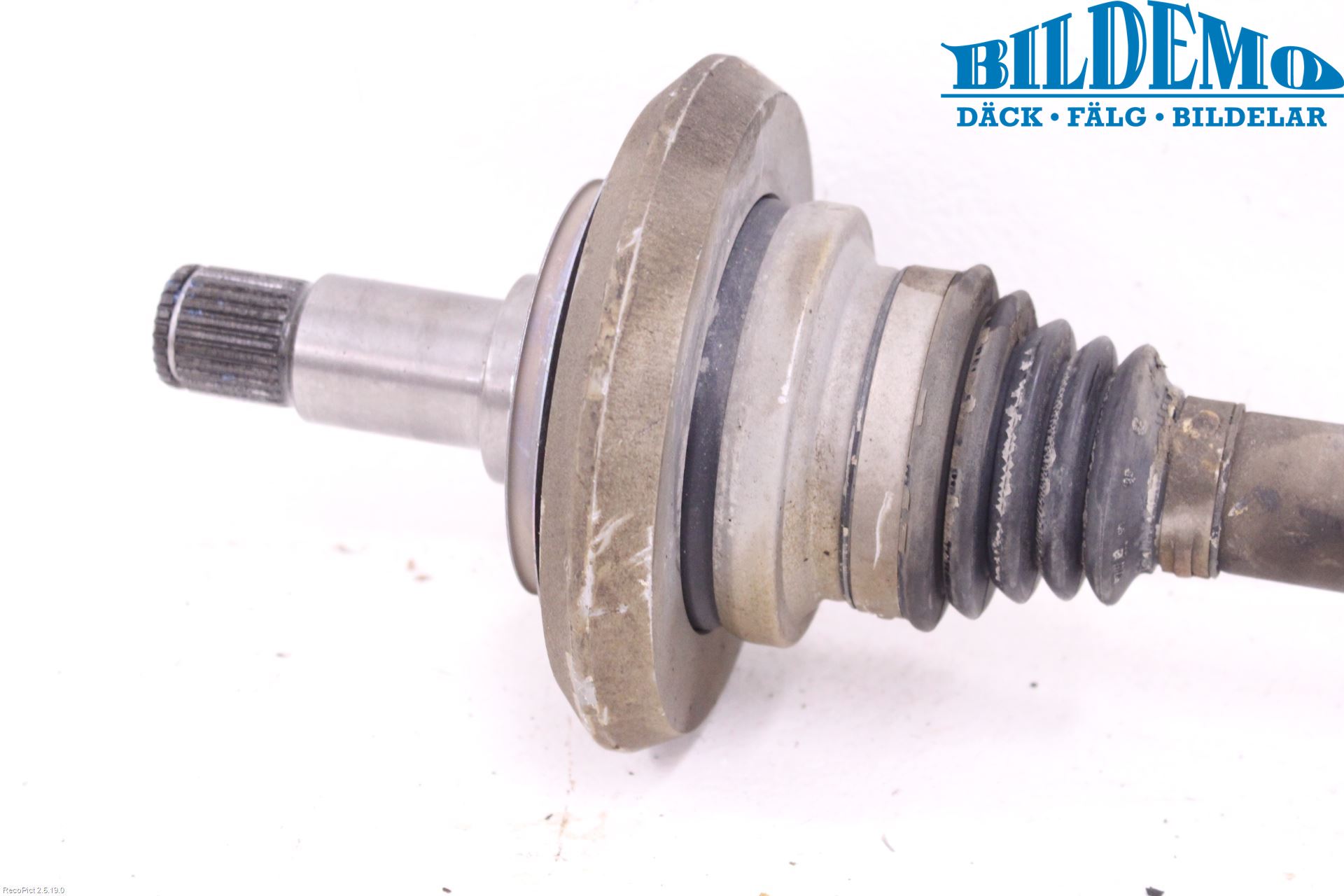 Mercedes-Benz MB C-KLASS (W205) 14-21 Drivaxel Bak Vänster