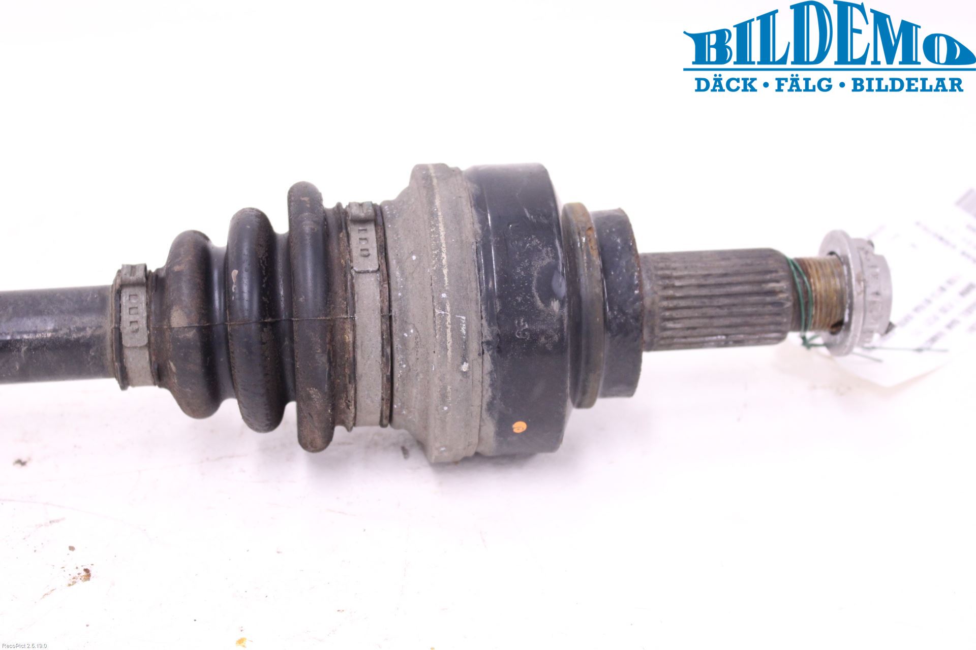 BMW 1 F20/F21 11-19 Drivaxel Bak Vänster