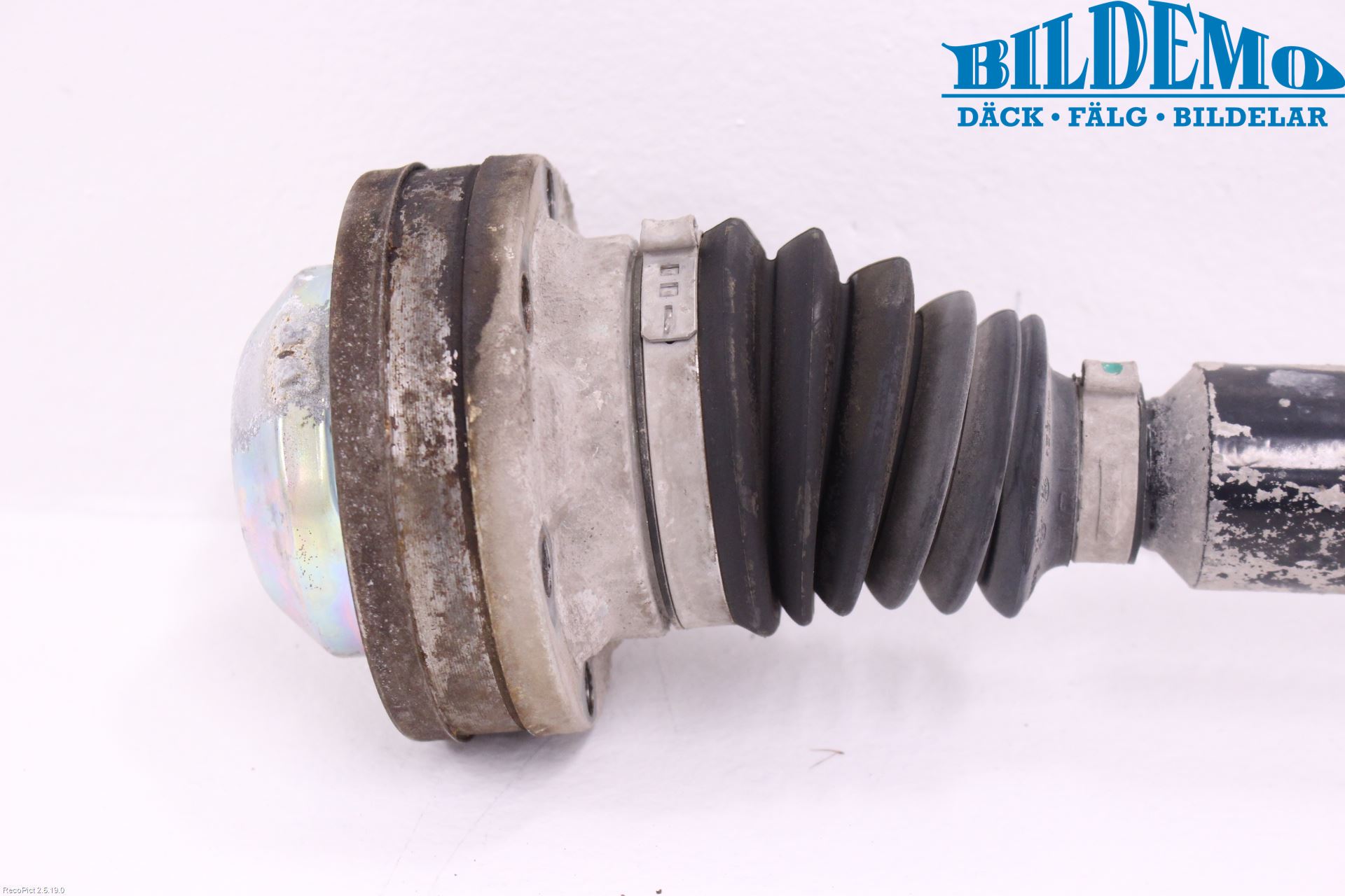Volkswagen VW CADDY 11-15 Drivaxel Fram Höger