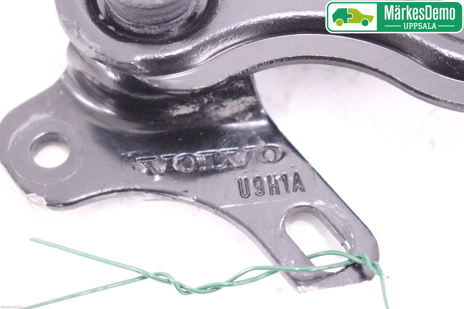 Volvo V60 11-13 Huv Spärr