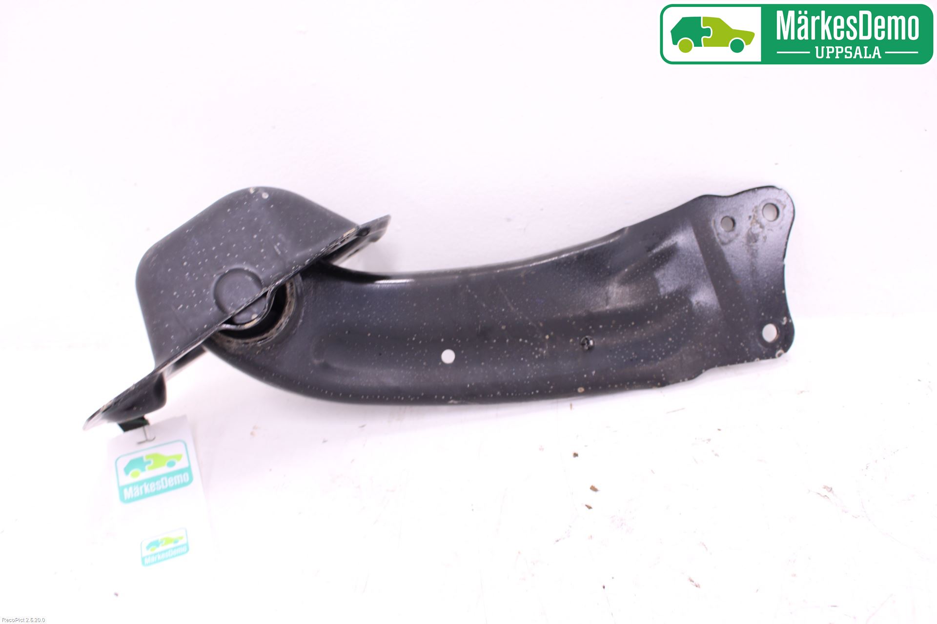 Volkswagen VW PASSAT 11-14 Bärarm Bak Vänster