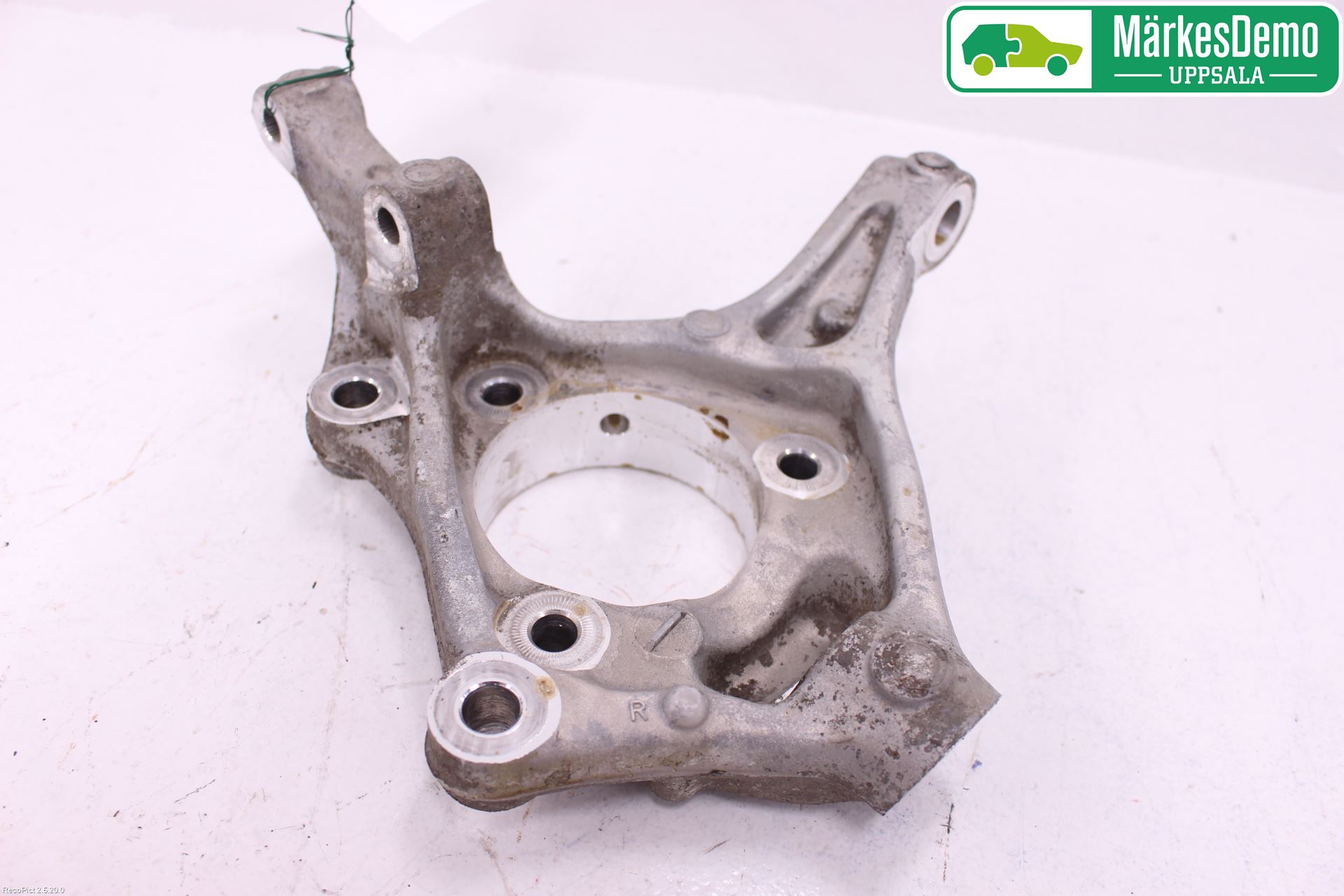 Opel ASTRA K 16-22 Styrspindel Lagerhus Hö