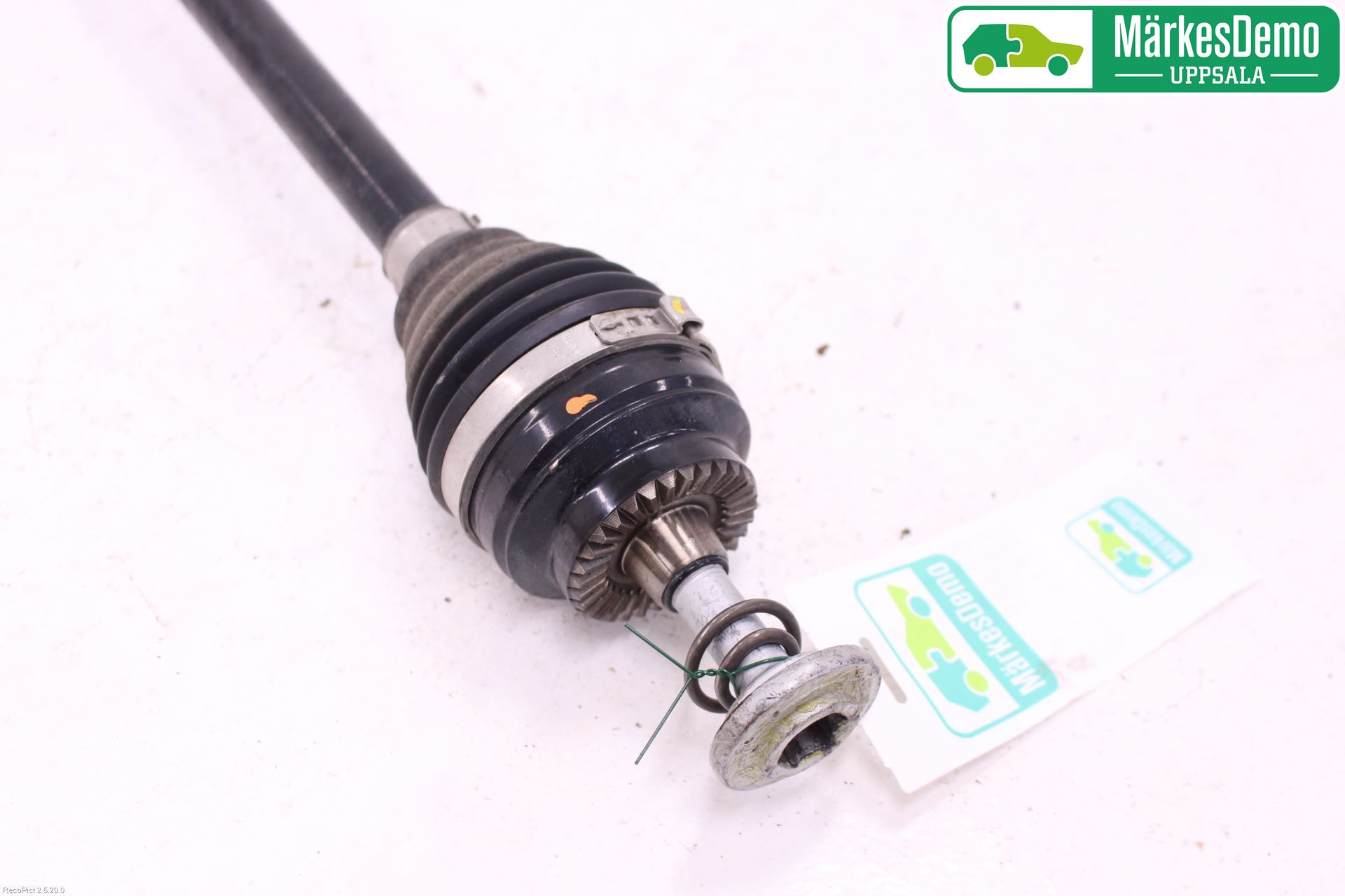 BMW 2 F45 Active Tourer 14-21 Drivaxel Bak Höger