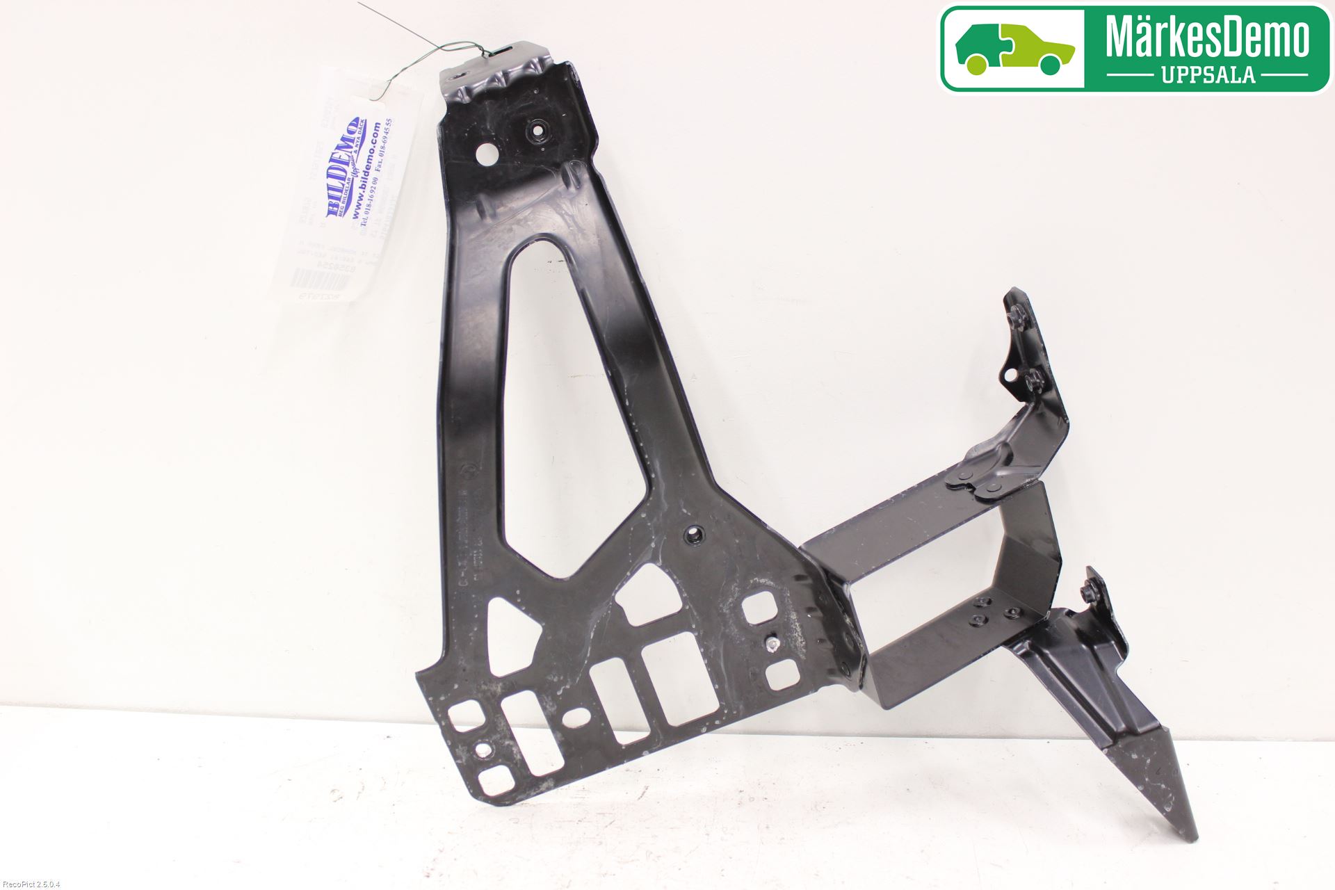 BMW 5 E60/61 Sed/Tou 02-10 Strålkastarsarg Vänster