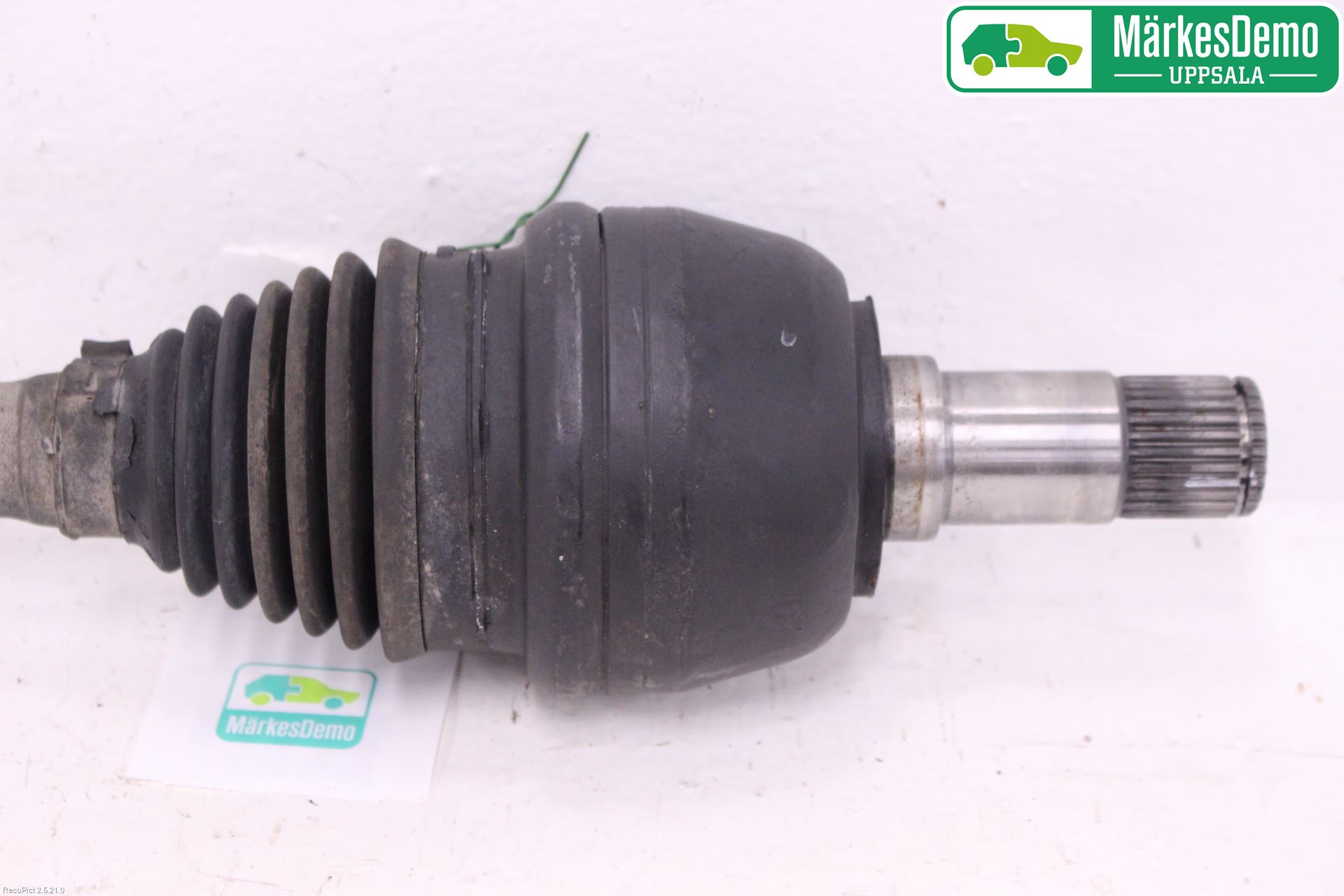 Mercedes-Benz MB CLA-KLASS (C117/X117) 13-19 Drivaxel Fram Vänster