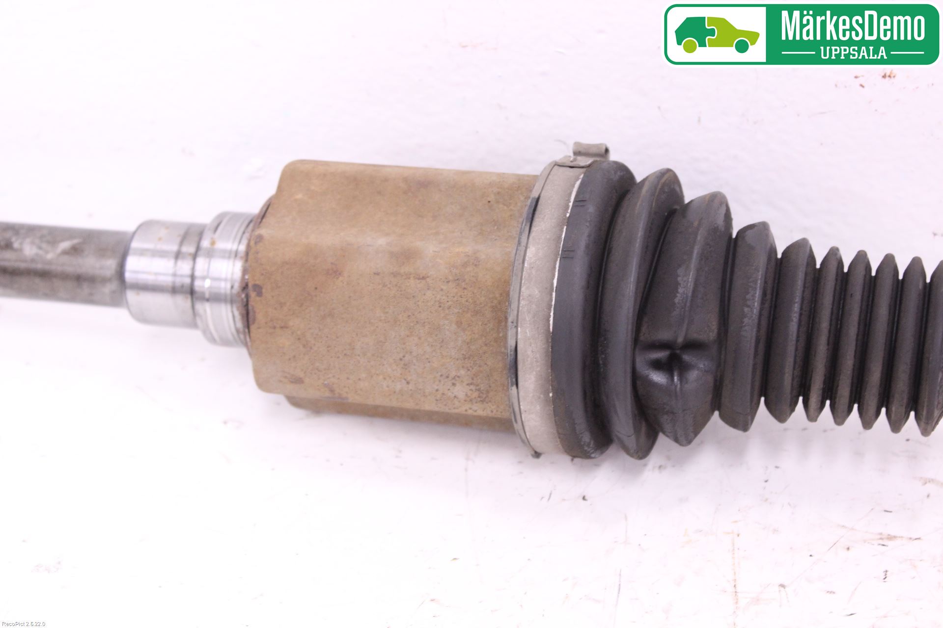 BMW 3 F30/F31/F80 12-19 Drivaxel Fram Höger