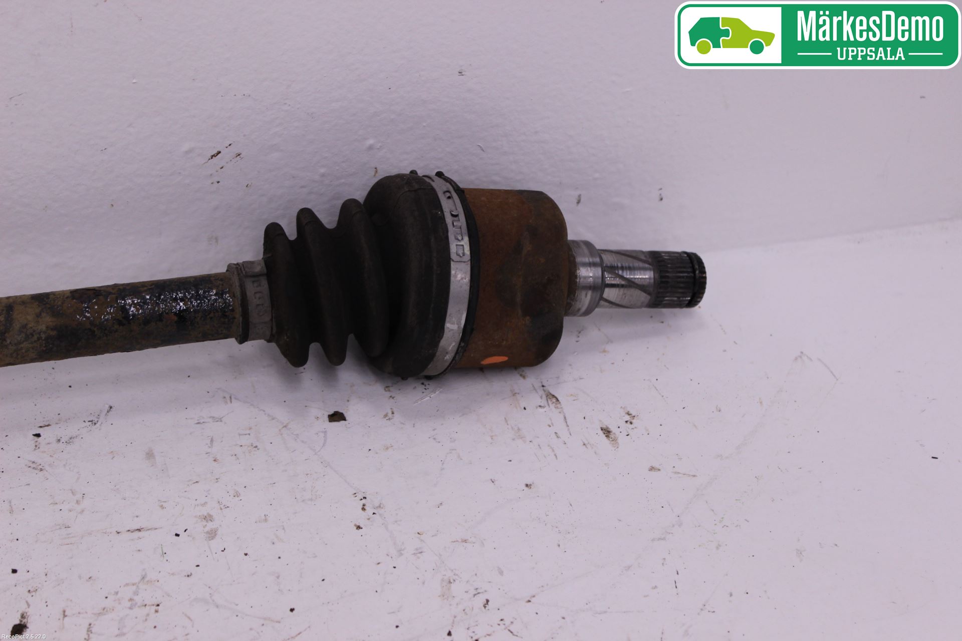 Mini CLUBMAN R55 06-14 Drivaxel Fram Vänster
