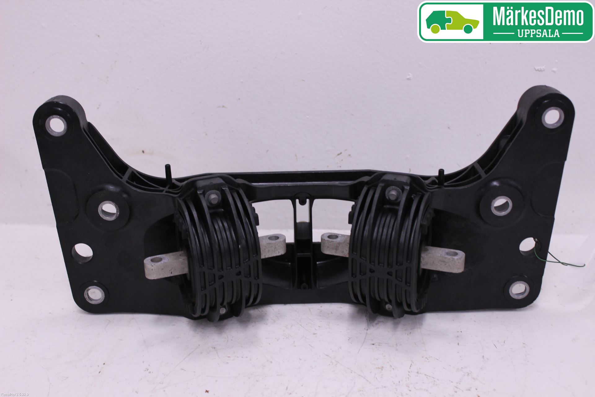BMW 6 F12/F13 10-18 Växellådsbalk
