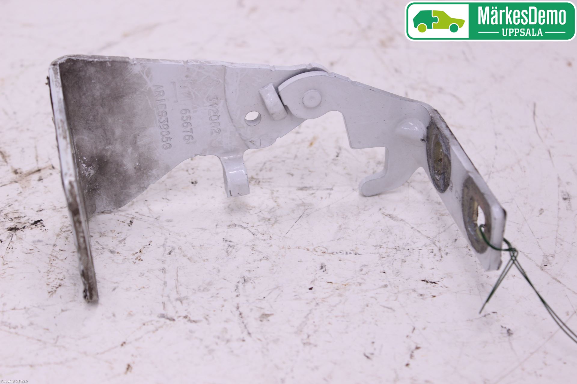 Opel VIVARO 01-14 Huvgångjärn