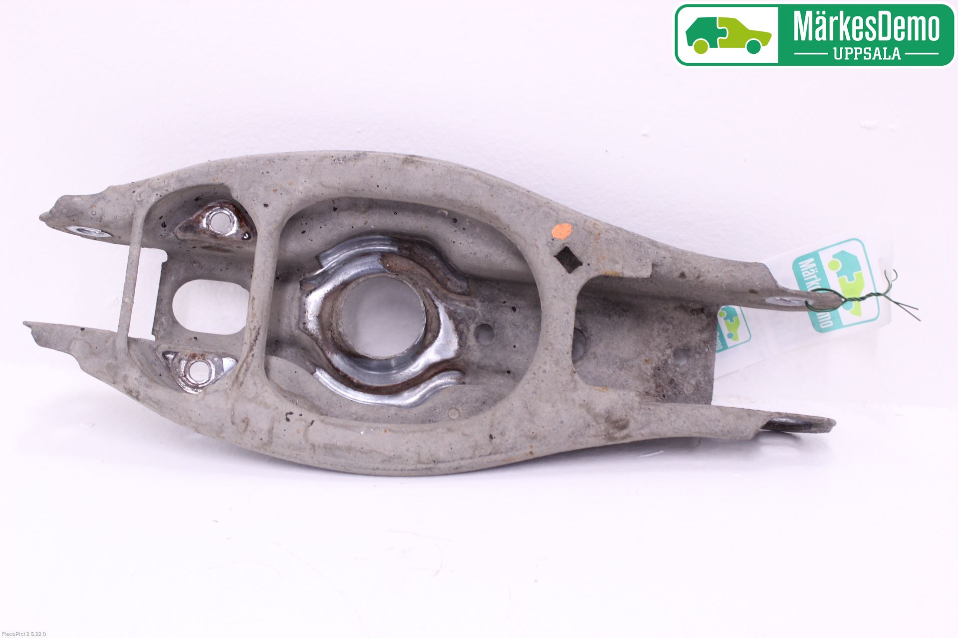 BMW 3 E90/91 SED/TOU 05-12 Bärarm Bak Höger