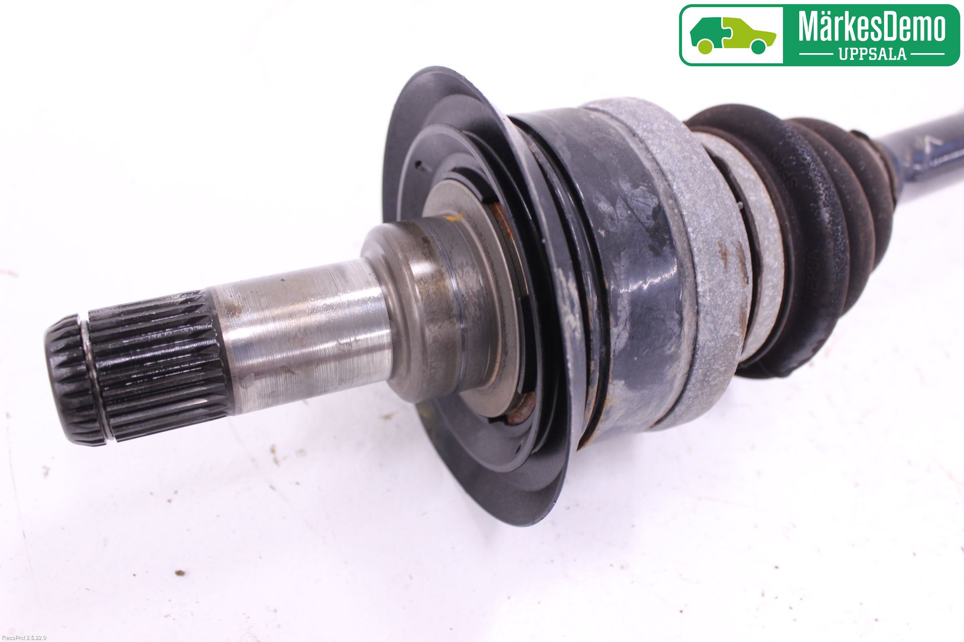 BMW 4 F36 Gran Coupé 14-20 Drivaxel Bak Vänster
