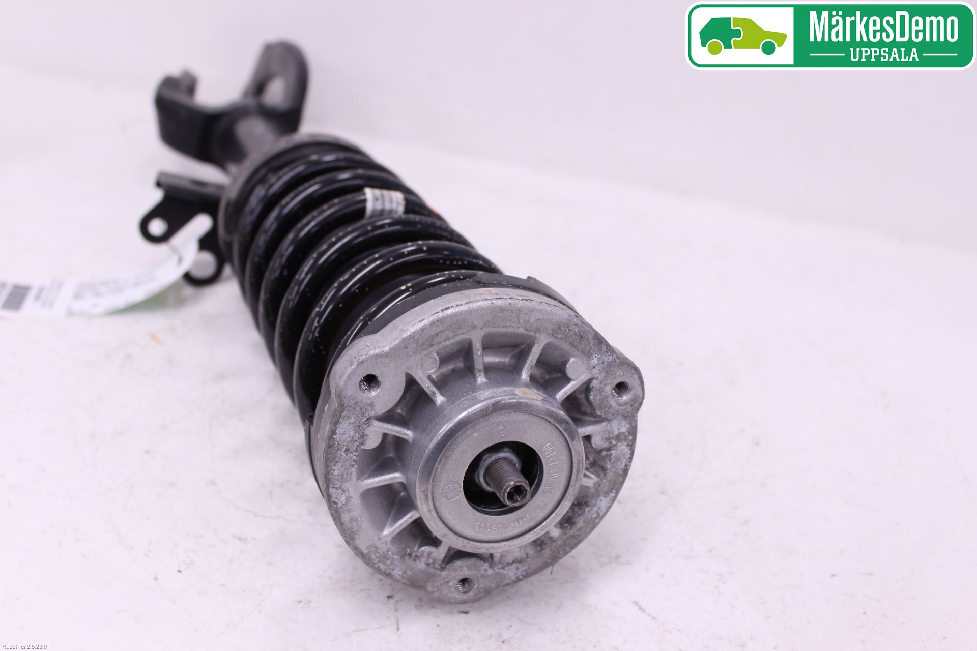 BMW 5 F10/F11/F18 09-17 Fjäderben Fram Vänster