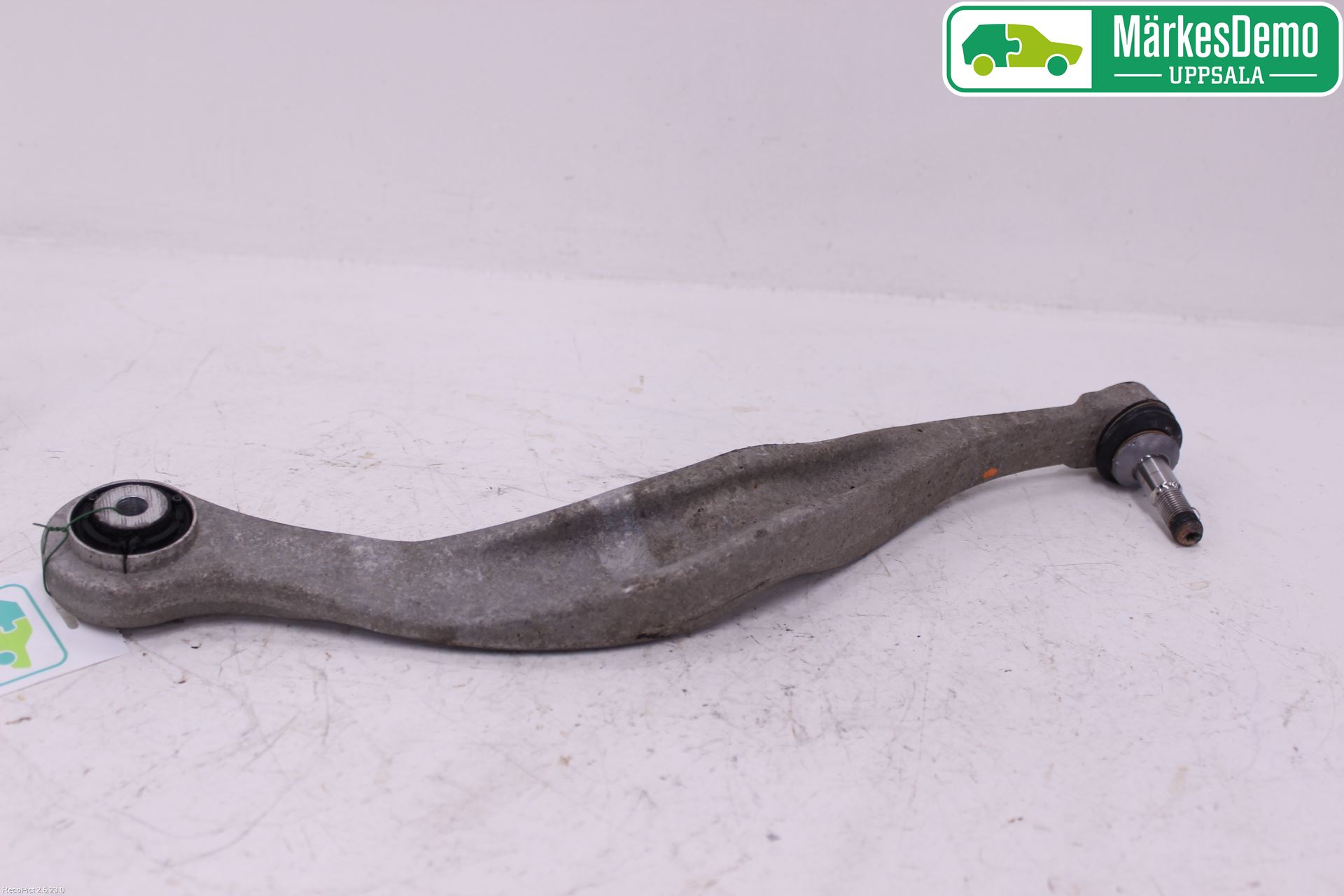 BMW 5 F10/F11/F18 09-17 Bärarm Bak Höger