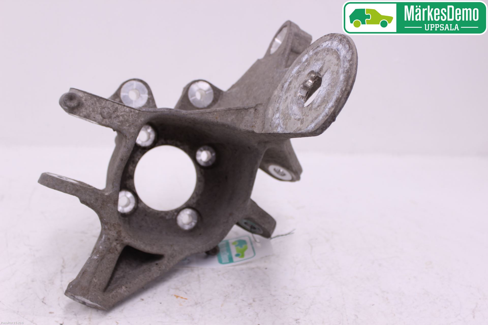 BMW 5 F10/F11/F18 09-17 Hjullagerhus-Spindel Hö B