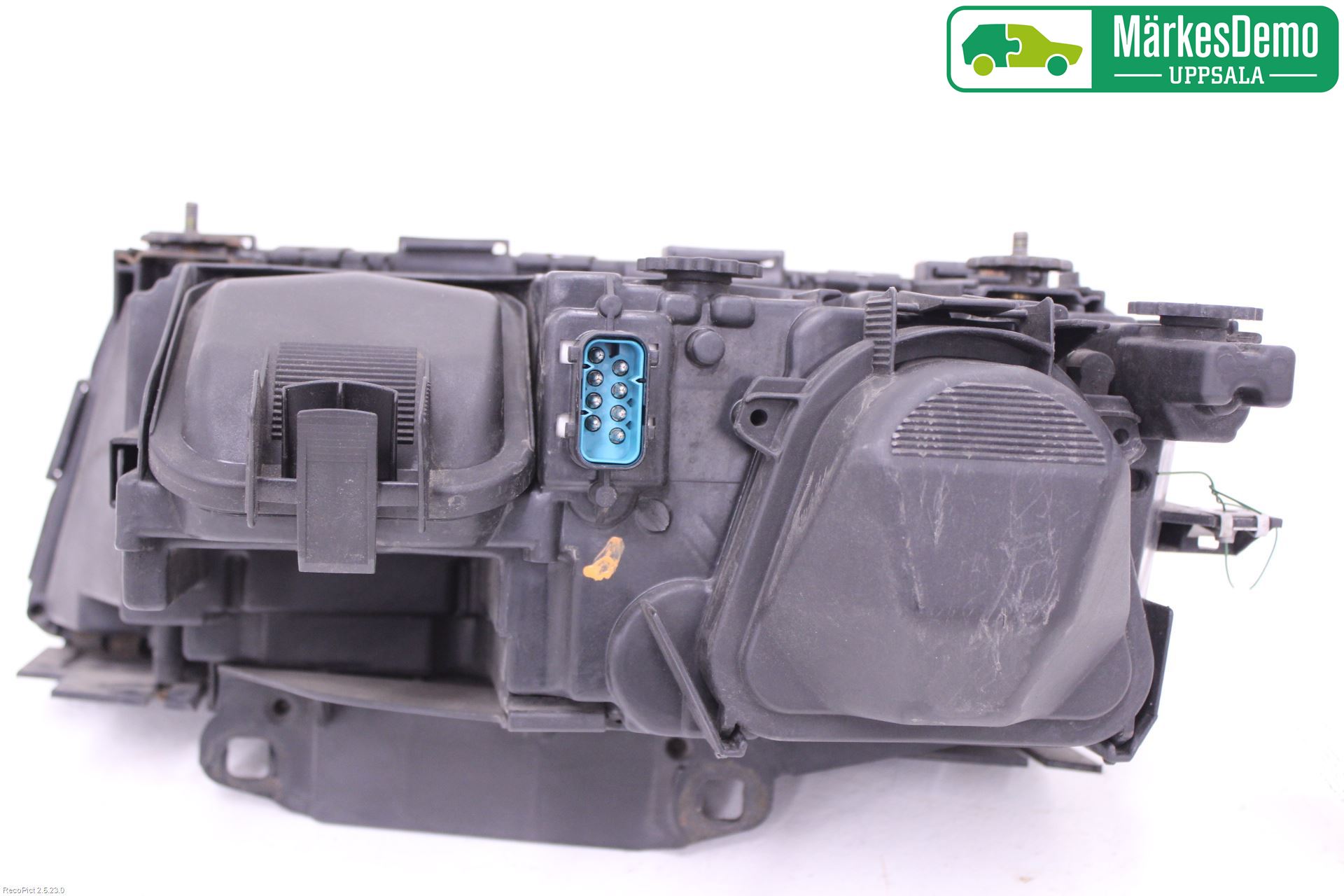 BMW 7 E38      93-01 Strålkastare Höger