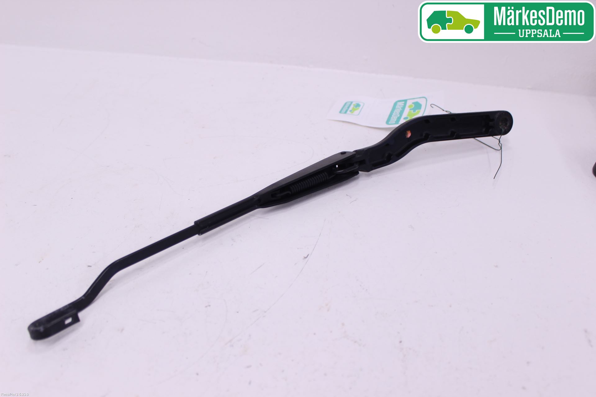 Saab 9-5     06-10 Torkararm Armar Vindruta