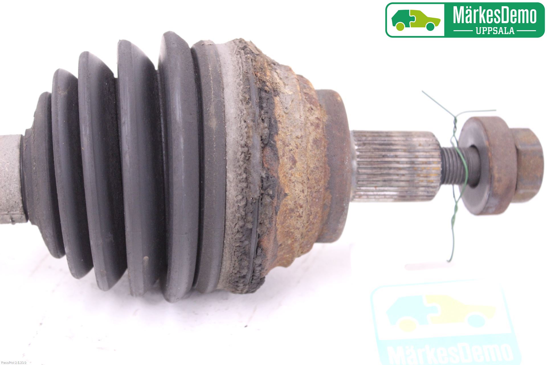 Volkswagen VW GOLF V 04-09 Drivaxel Fram Höger