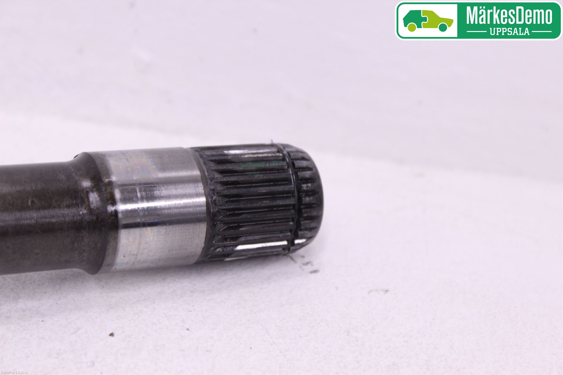 BMW X4 F26 14-18 Drivaxel Fram Höger