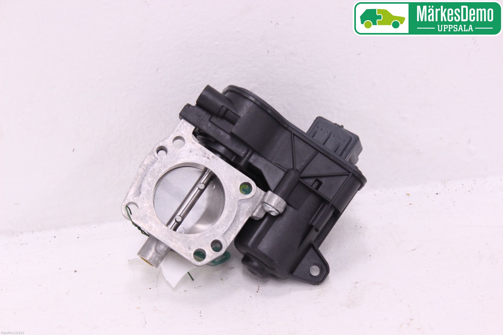 Opel CROSSLAND X 18- Injspjällhus