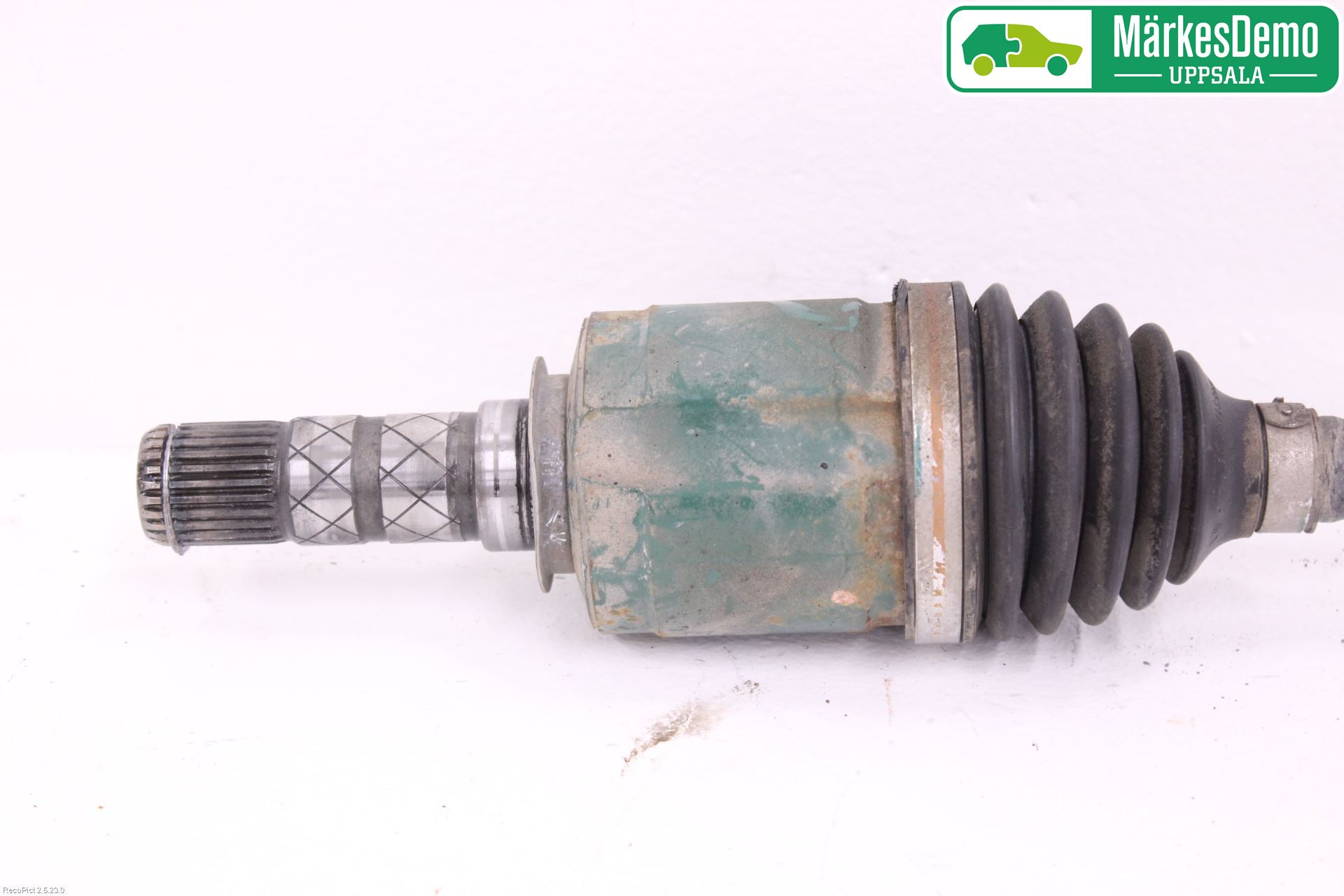 Subaru LEGACY 10-14 Drivaxel Fram Höger