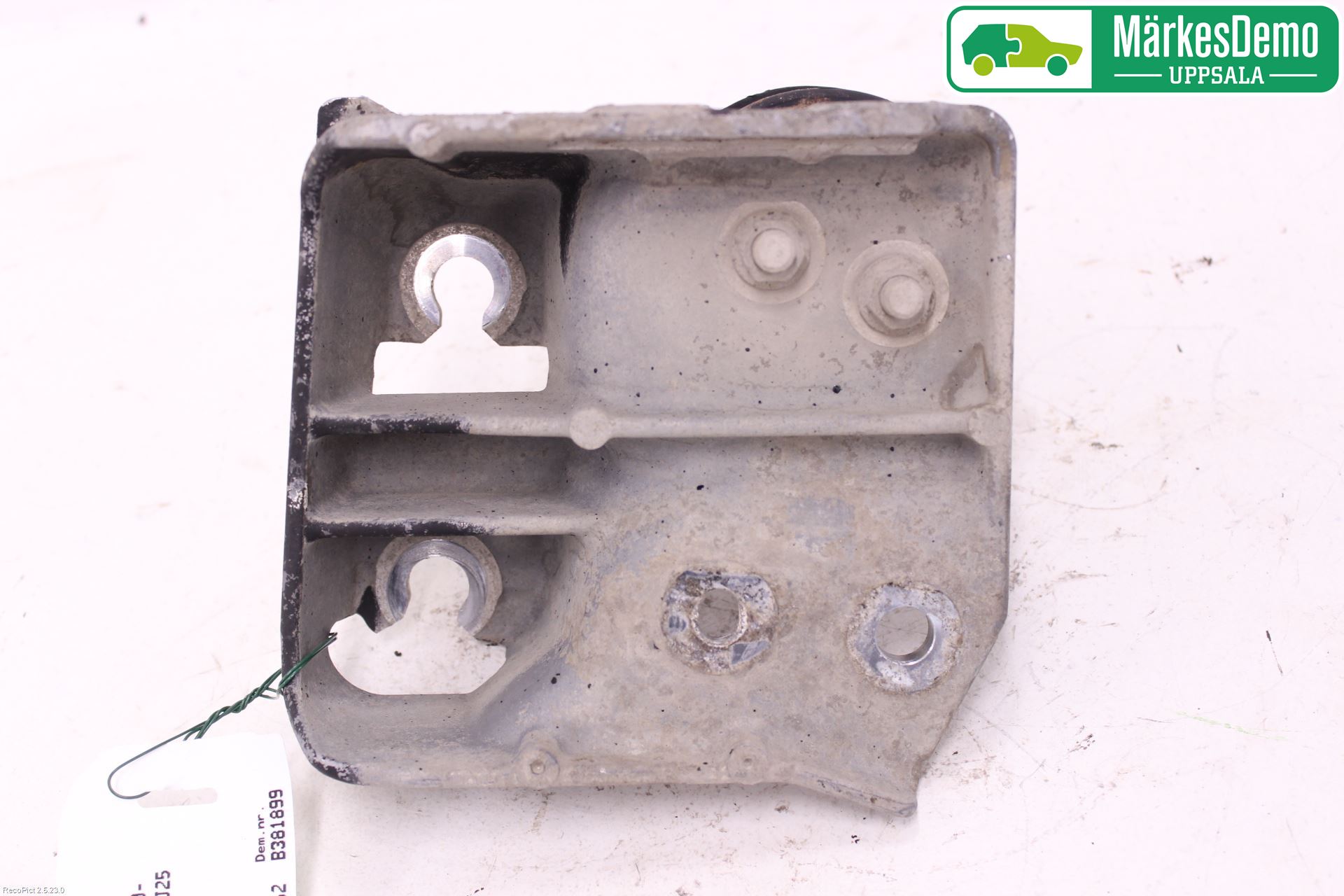 Subaru LEGACY 10-14 Motorfäste