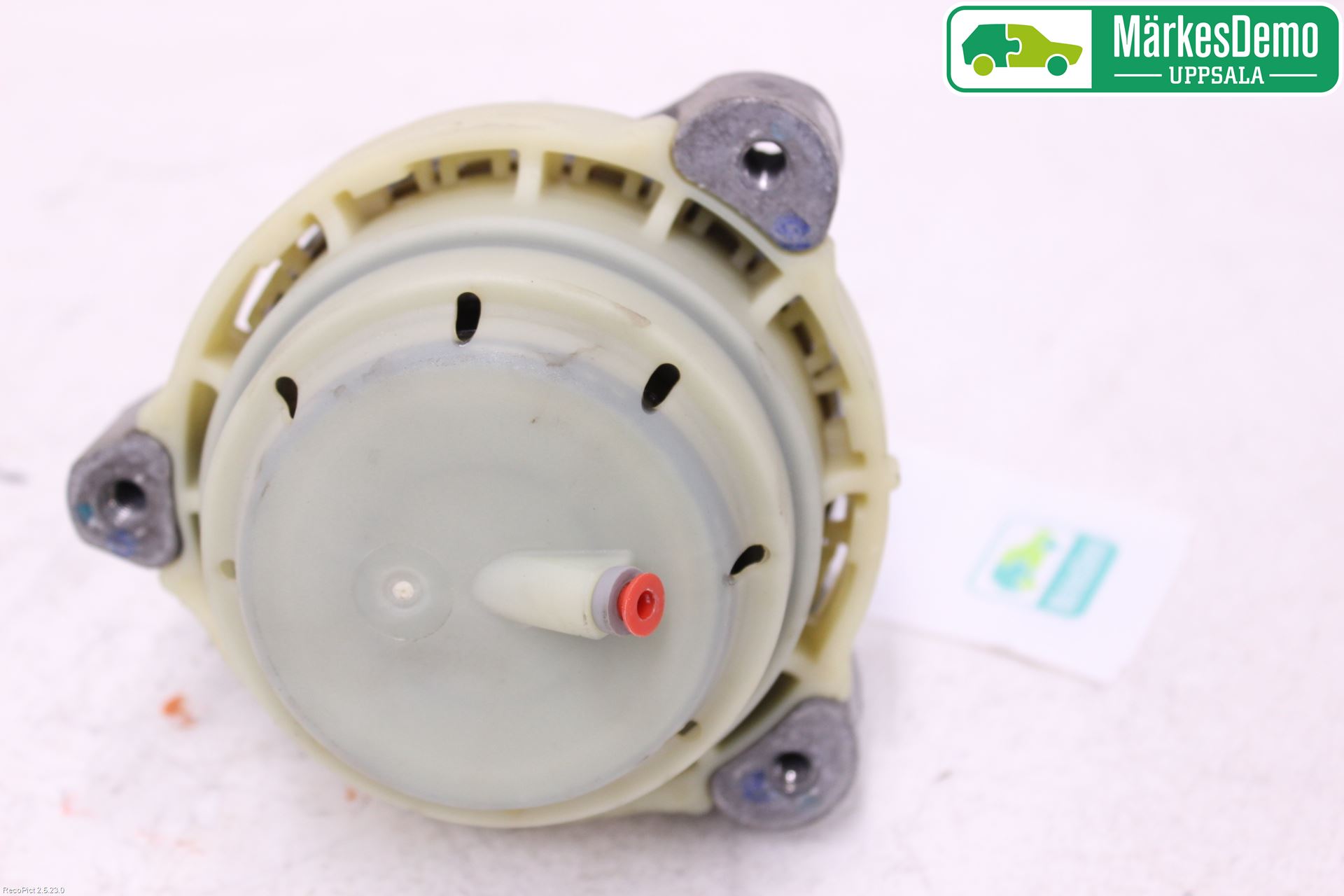 BMW 5 G30/G31/F90 17-23 Motorfäste